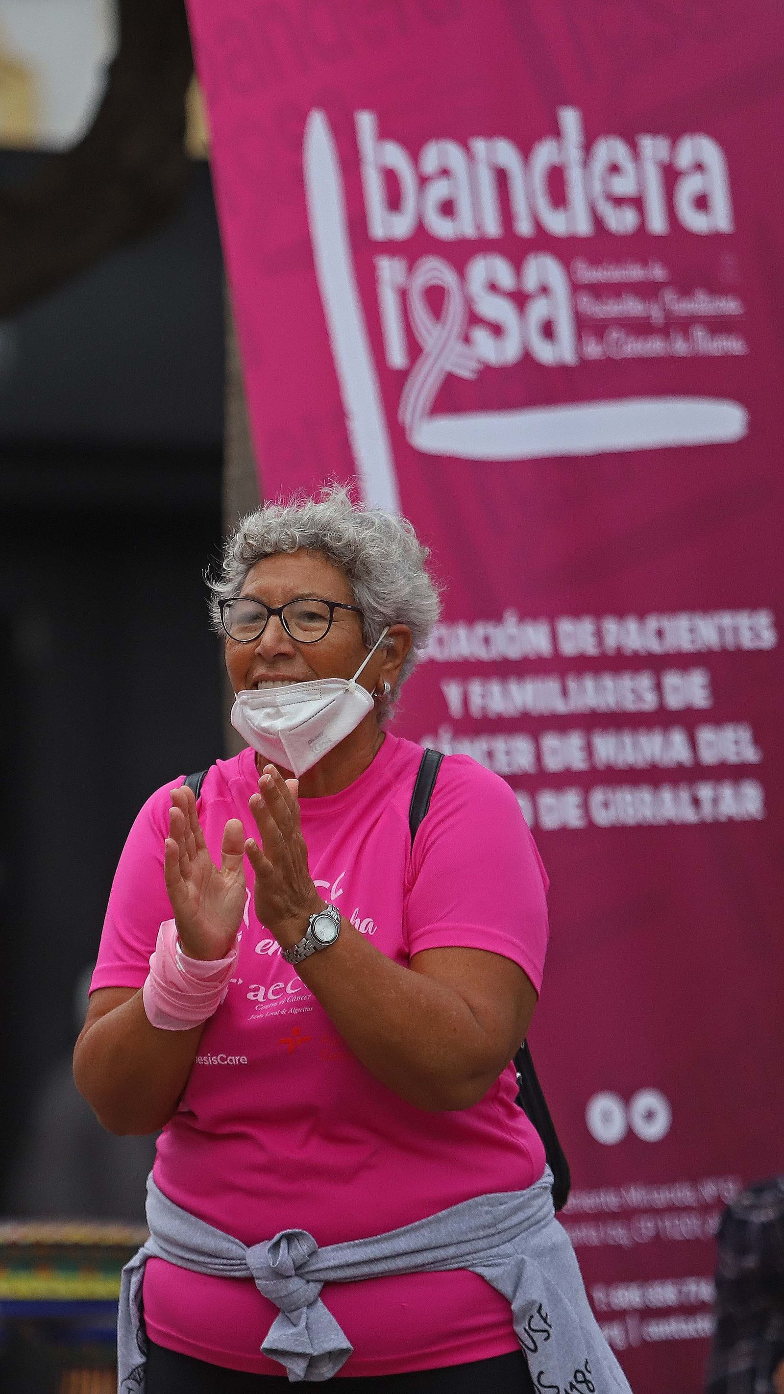 Fotos de la celebración del Día Mundial Contra el Cáncer de Mama en Algeciras