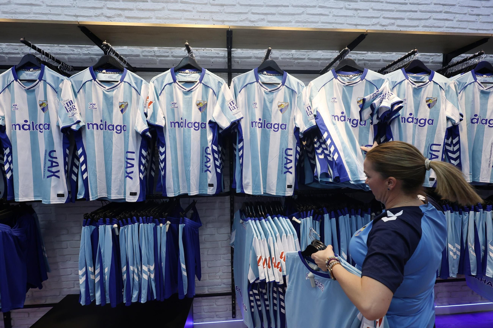 La camiseta del Málaga CF 2025/26, al detalle