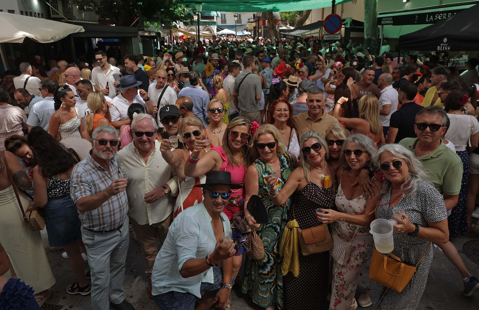 Búscate en las fotos del Domingo Rociero de la Feria de La Línea 2025 Búscate en las fotos del Domingo Rociero de la Feria de La Línea 2025