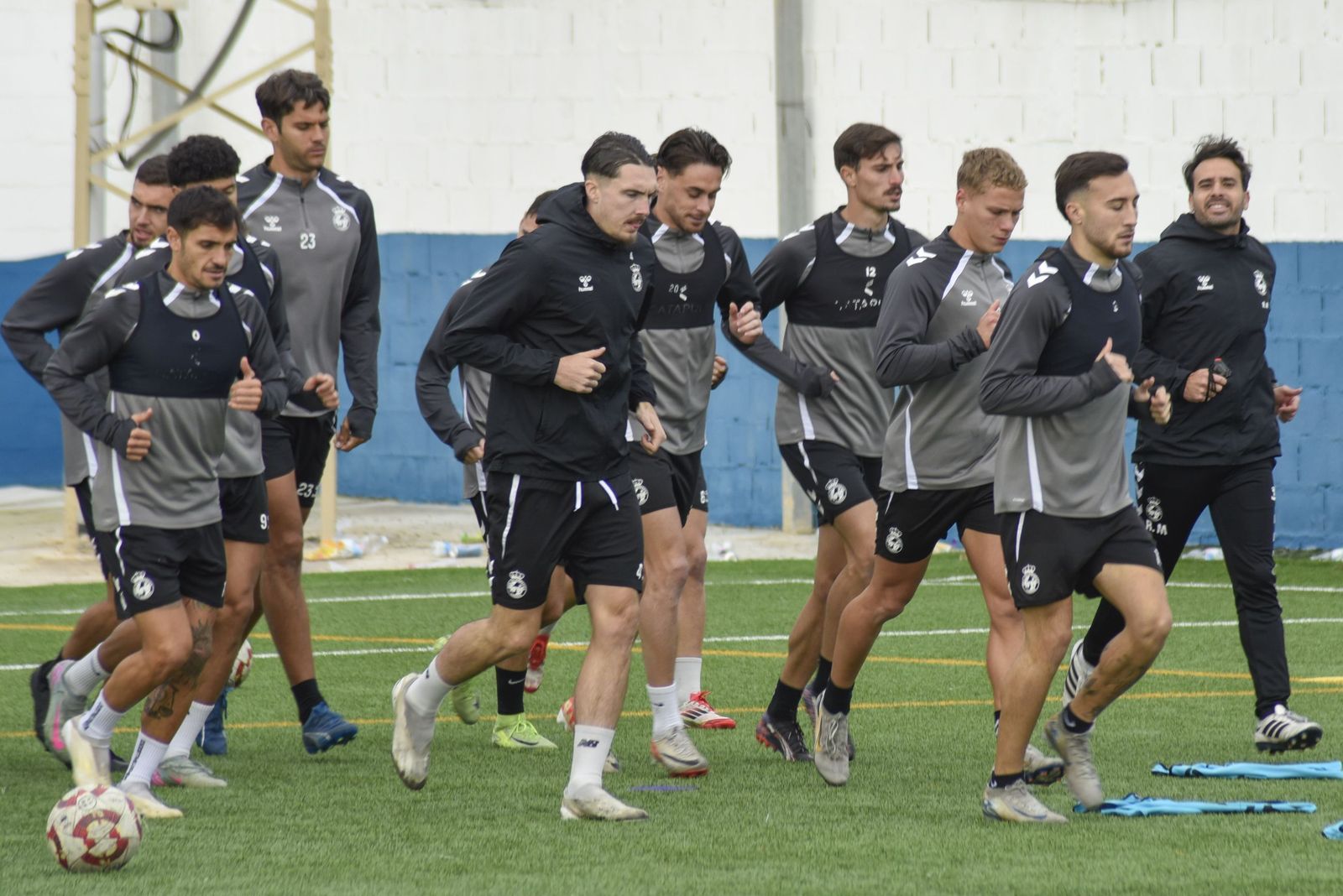 Las fotos del primer entrenamiento de la Balona tras el parón de Navidad