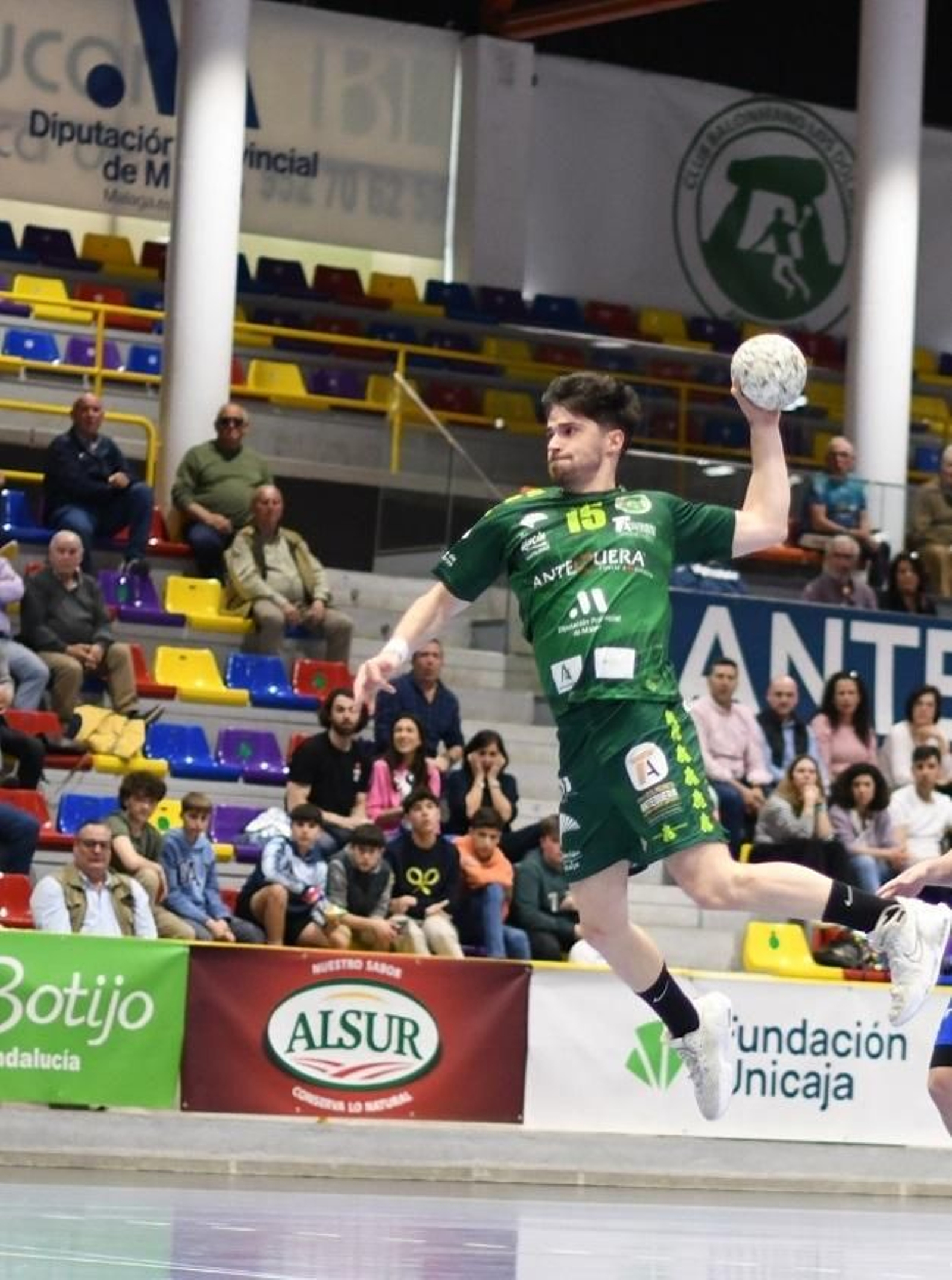 El Dólmenes Antequera arrasa al Oviedo (32-21)
