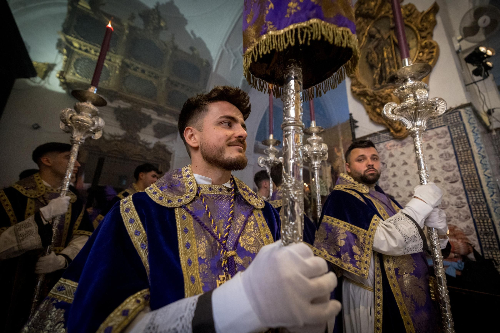 Imágenes de la salida del Nazareno en la Semana Santa de Cádiz 2025