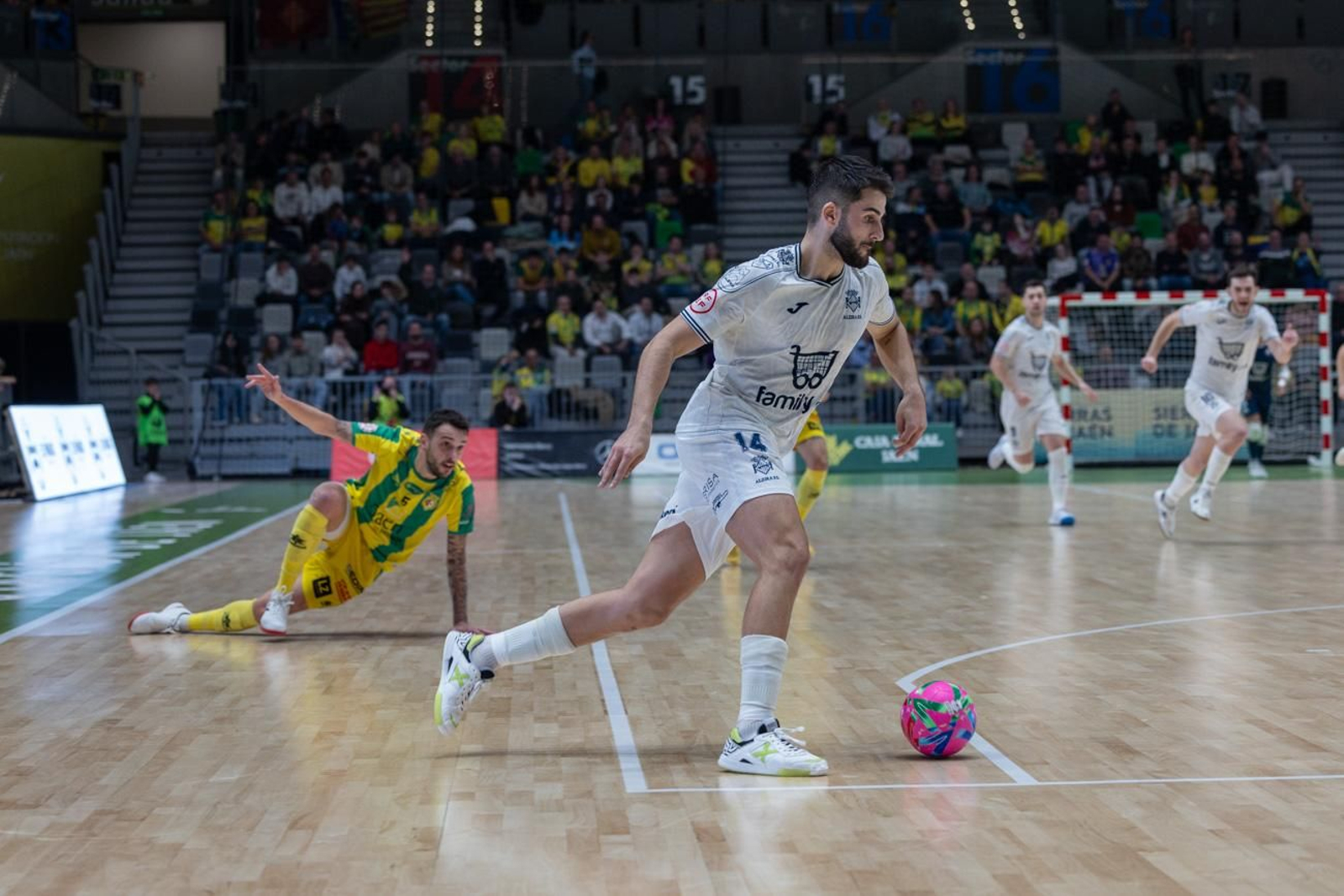 Jaén Paraíso Interior FS  4-3 Family Cash Alzira