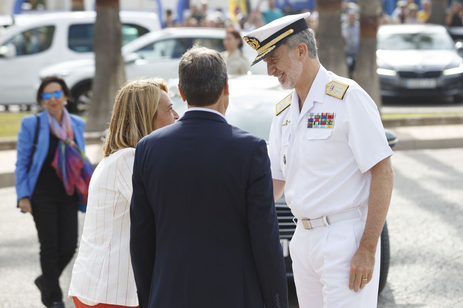 Las Fuerzas Armadas desembarcan en Motril: buques, paracaidistas y helicópteros en primera línea de playa