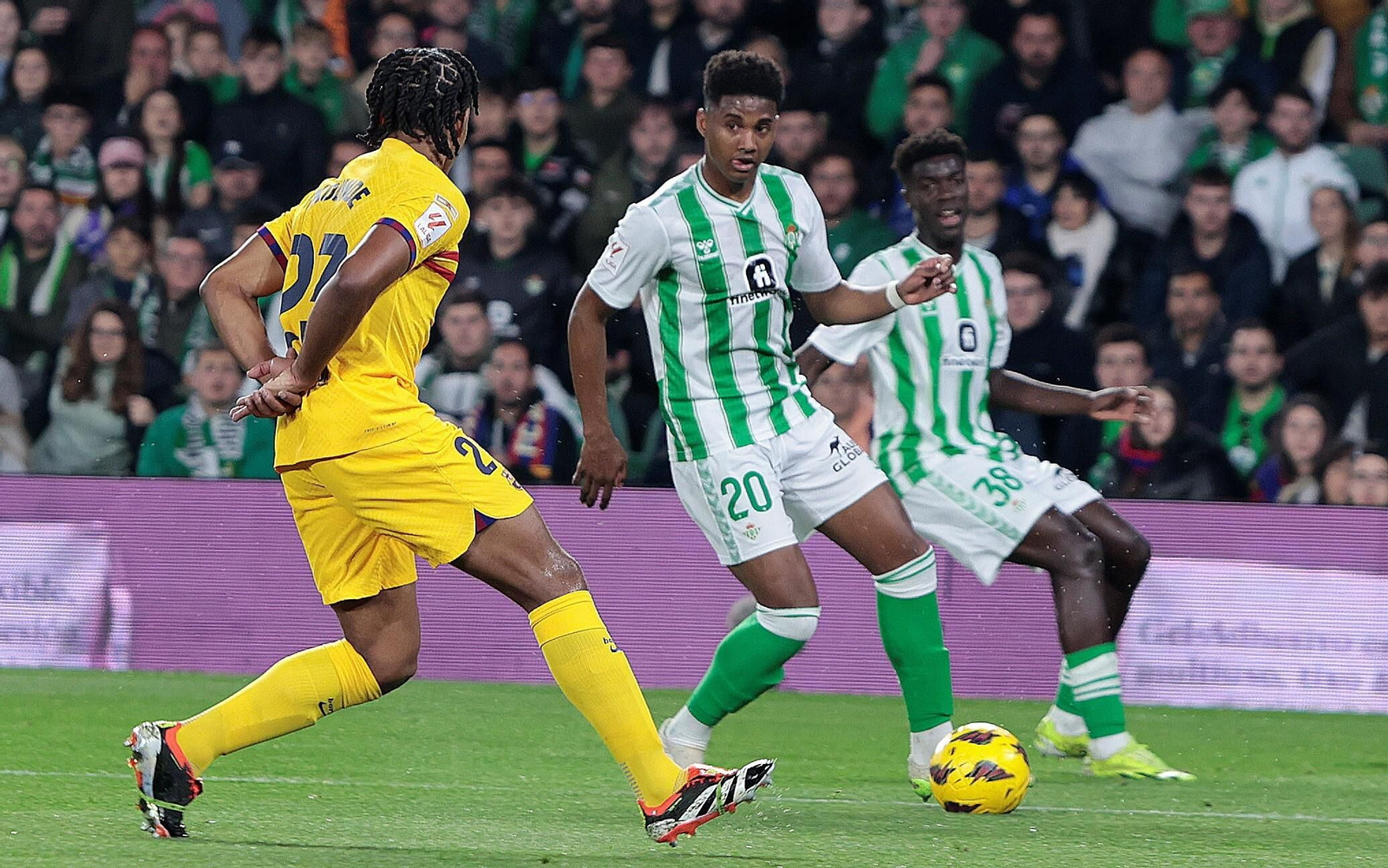 Abner, en un momento del encuentro del pasado domingo ante el Barcelona.