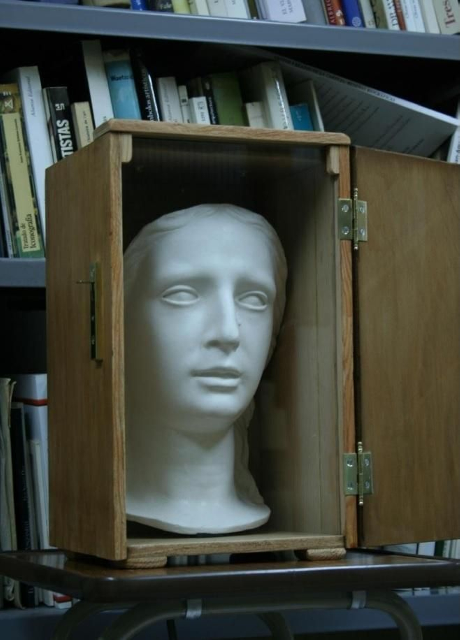 Réplica del rostro de la Virgen de la Soledad de Vera-Cruz, realizada en yeso.