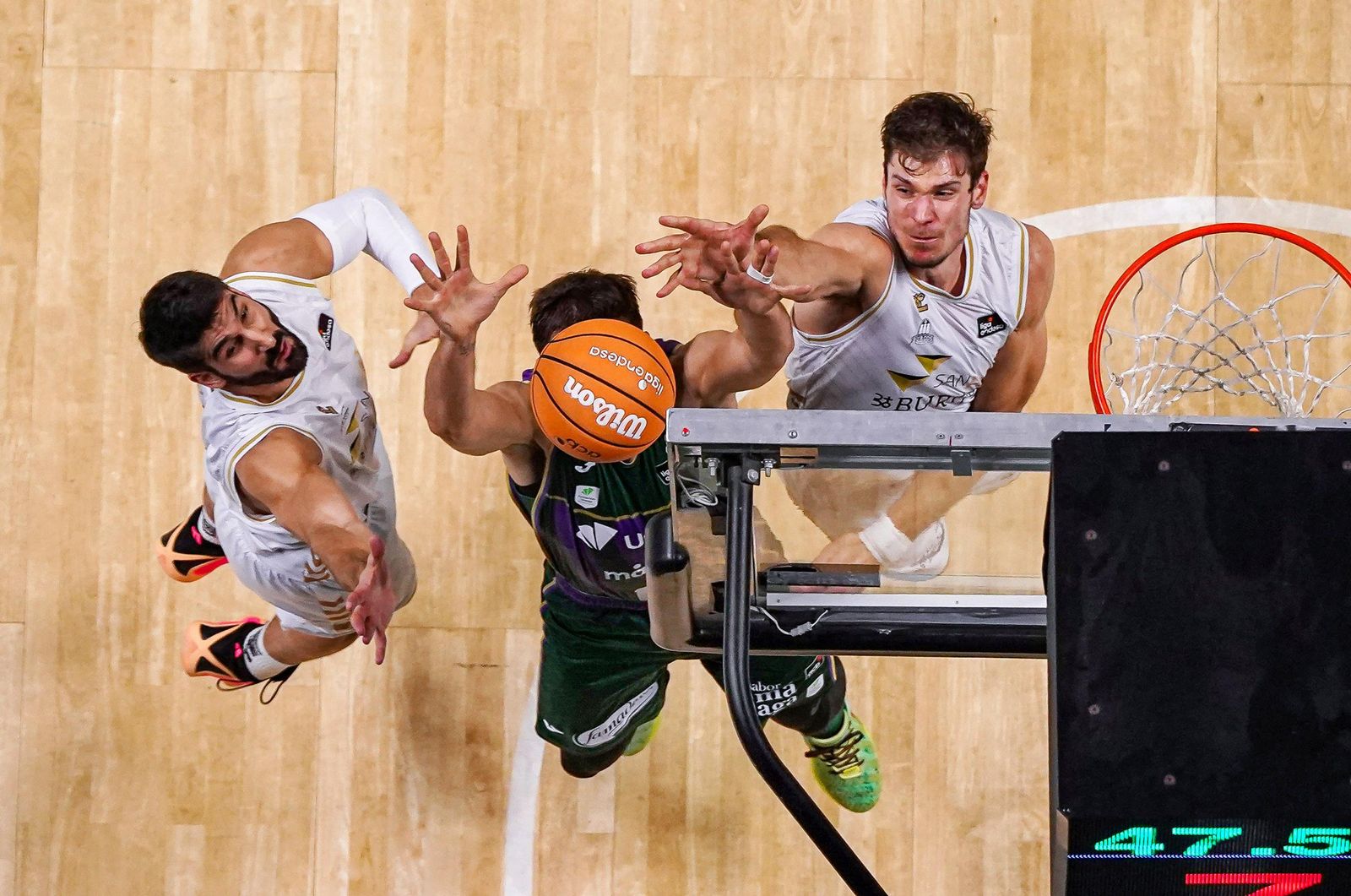El Unicaja-San Pablo Burgos, en fotos