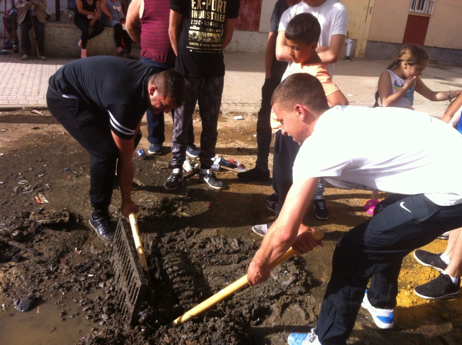Trabajo comunitario en la plaza Poeta en Nueva York.