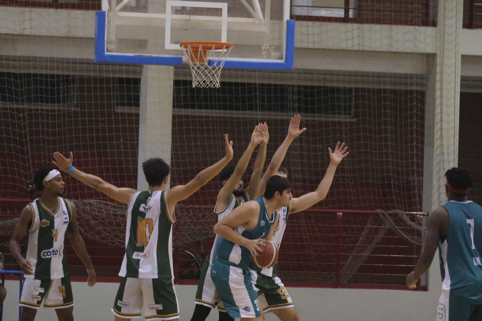 Las mejores imágenes del derbi entre UCB Camper Eurogaza y Coto Córdoba