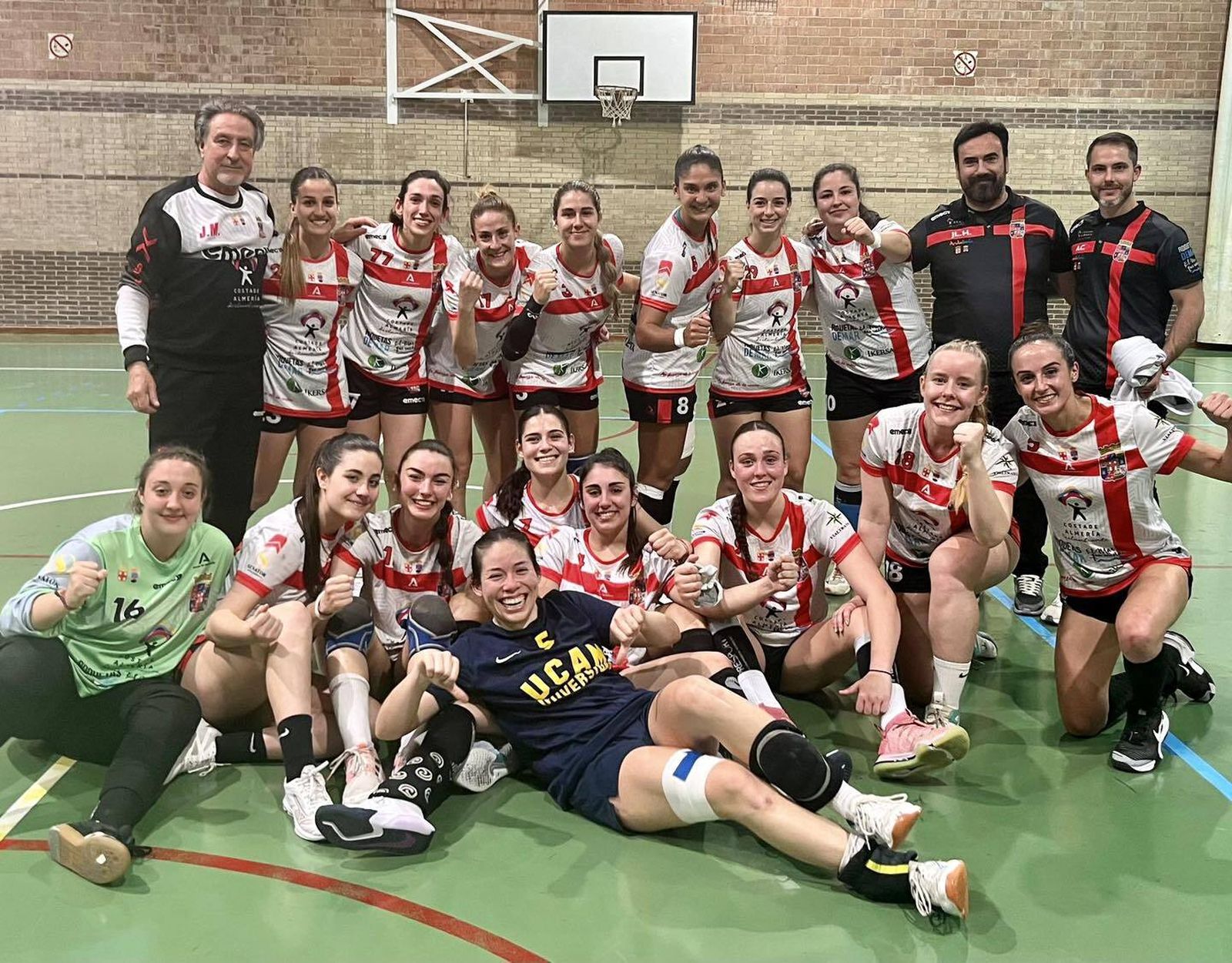 Las roqueteras festejaron el triunfo ante las murcianas