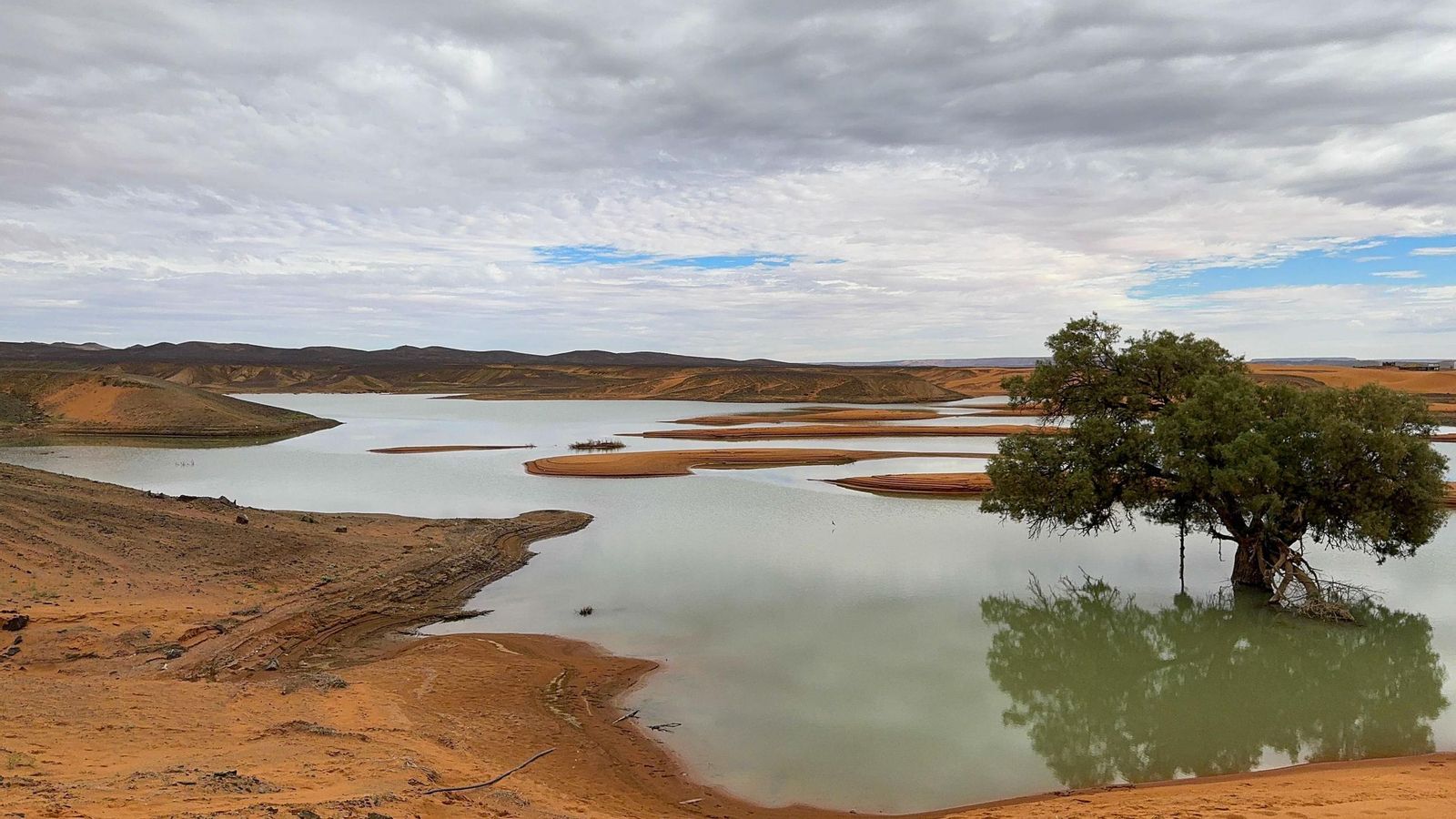 Vistas del lago Iriqui