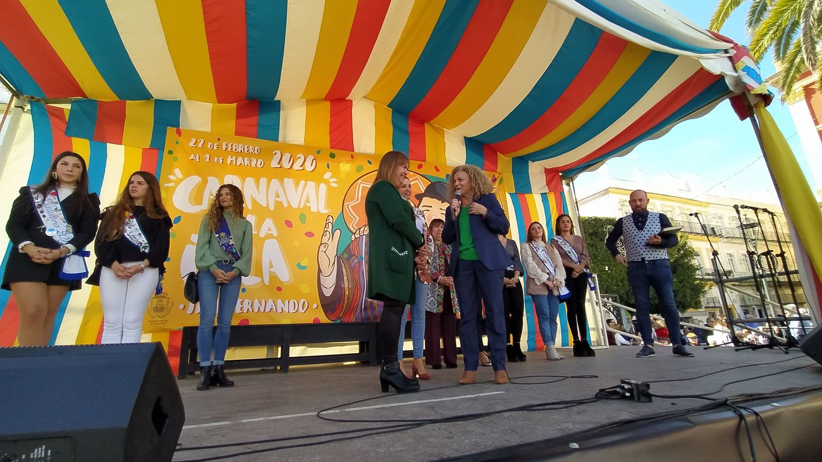 Mar Suárez recibe la Llave de Oro del Carnaval.