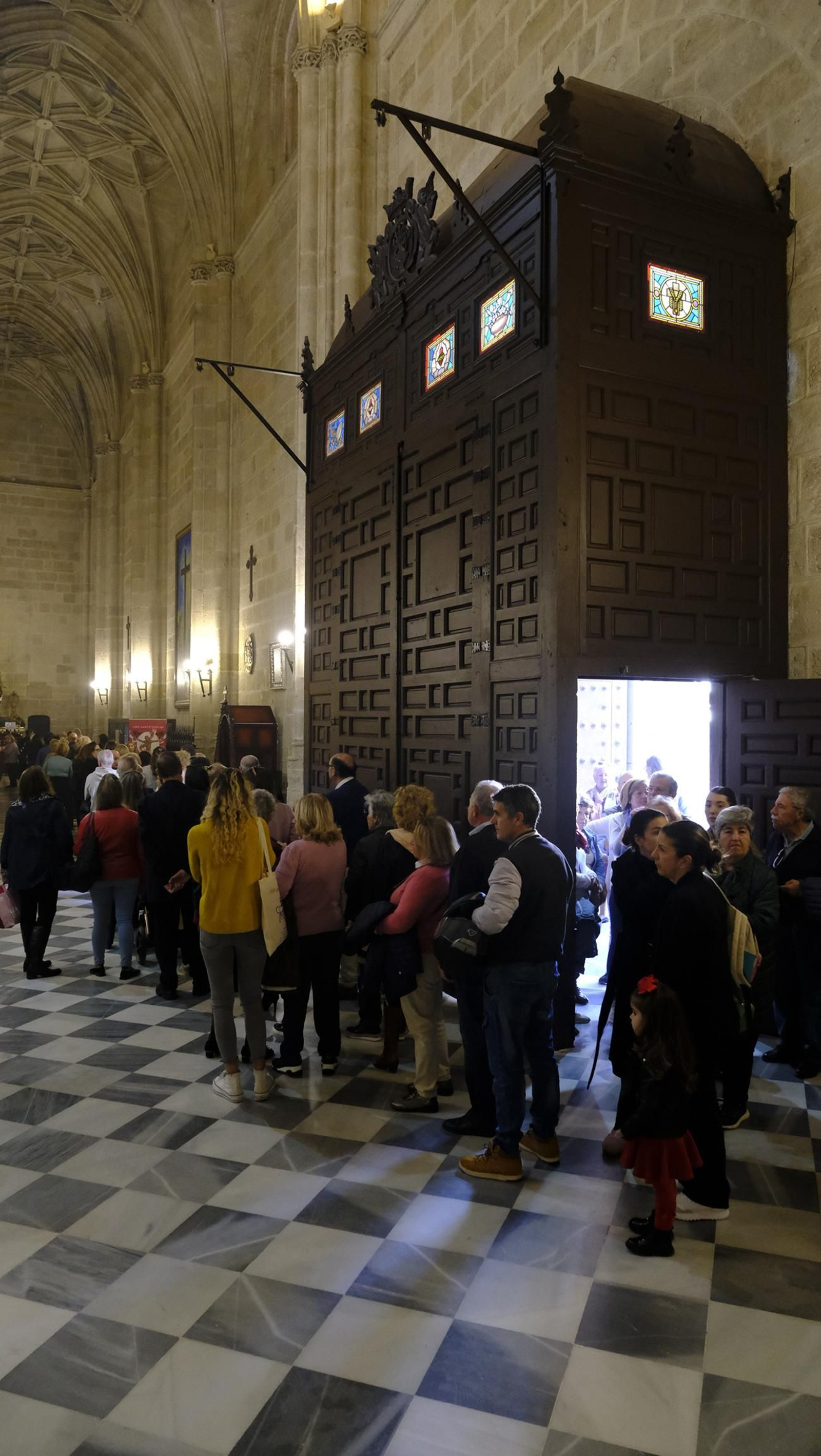 Imágenes del Besapiés de Jesús Cautivo de Medinaceli, en la Catedral de Almería