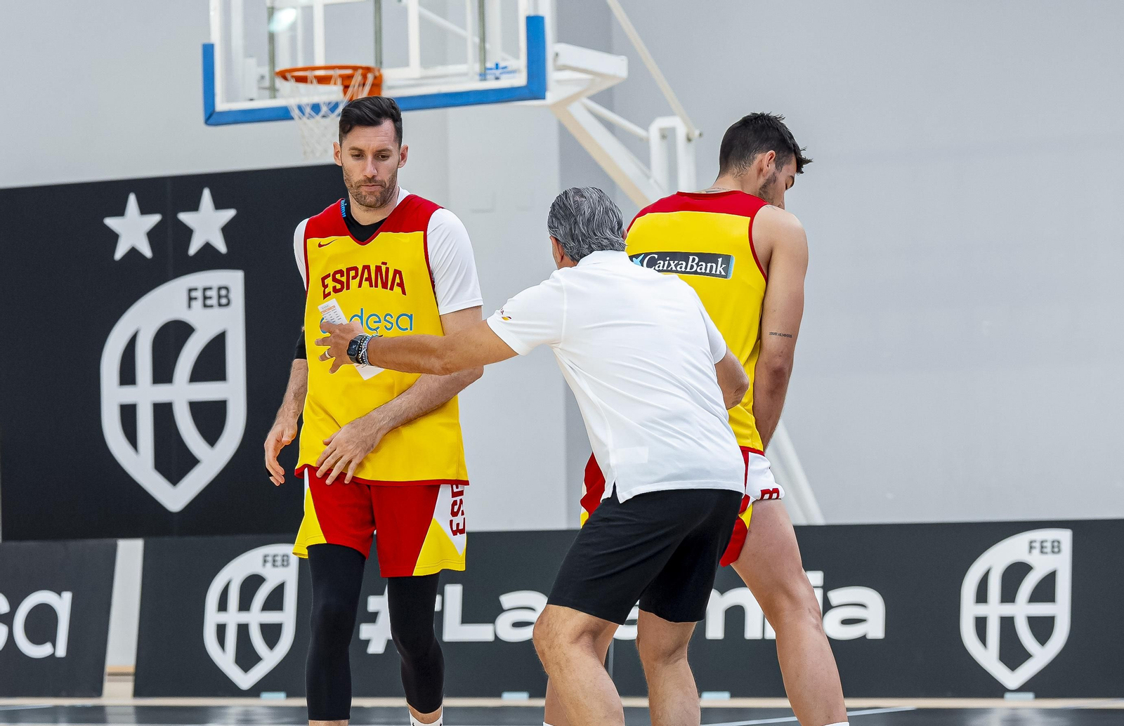 España vuelve a trabajar en Madrid con Alberto Díaz y Yankuba Sima España vuelve a trabajar en Madrid con Alberto Díaz y Yankuba Sima