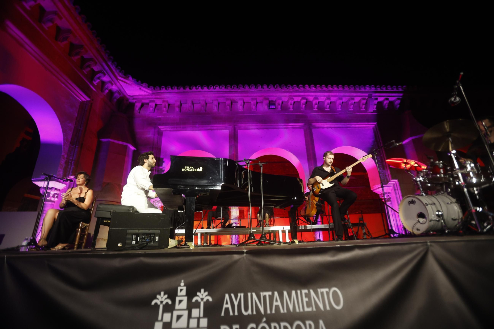 Las mejores imágenes de la Noche Blanca del Flamenco de Córdoba