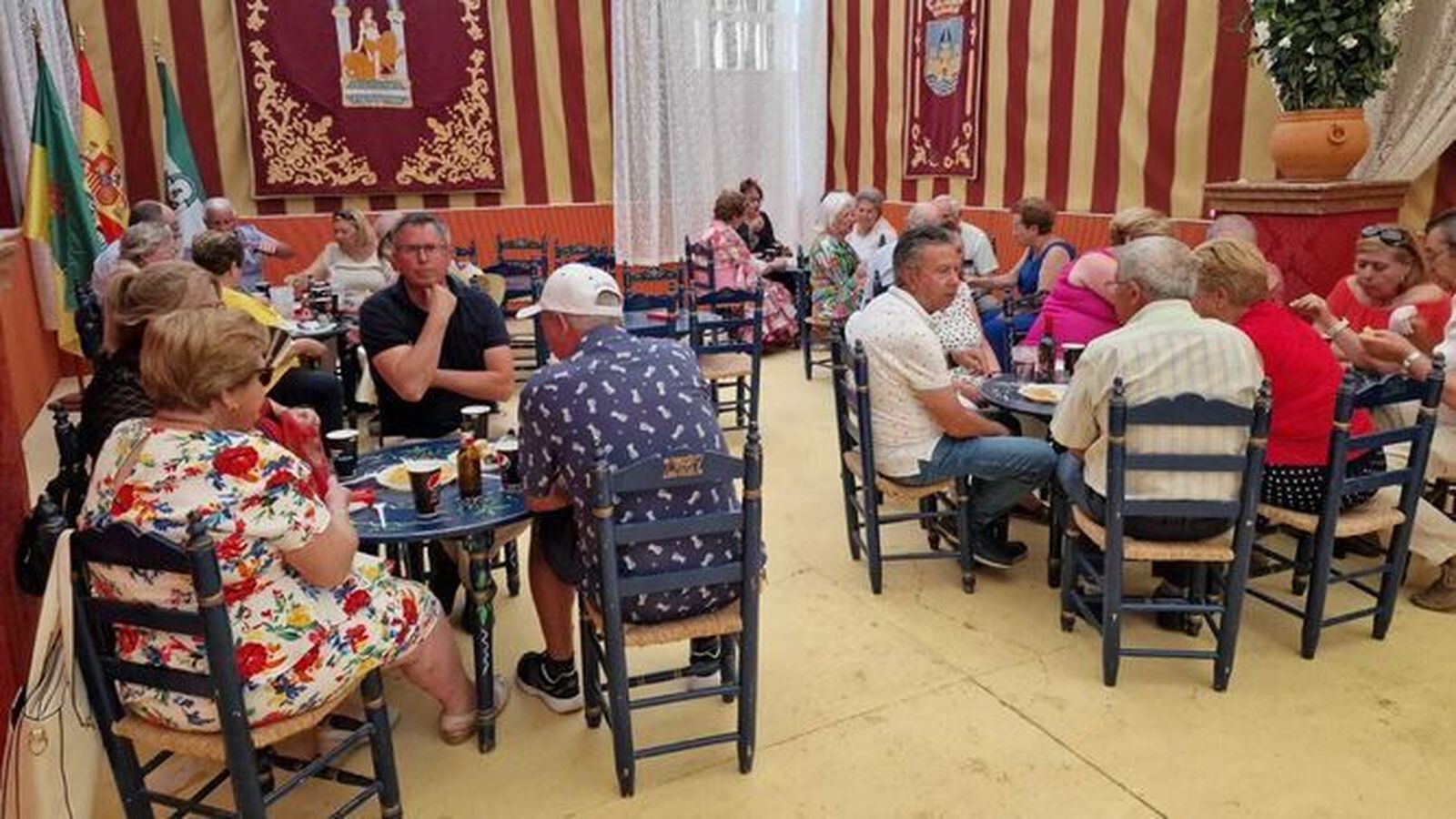 Mayores y miembros de asociaciones participaron en la convivencia.