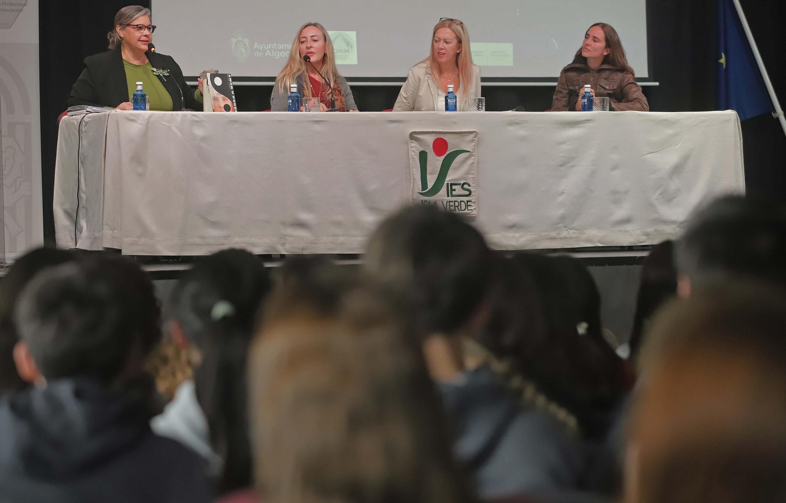 Fotos de la jornada contra la violencia de género en el IES Isla Verde de Algeciras