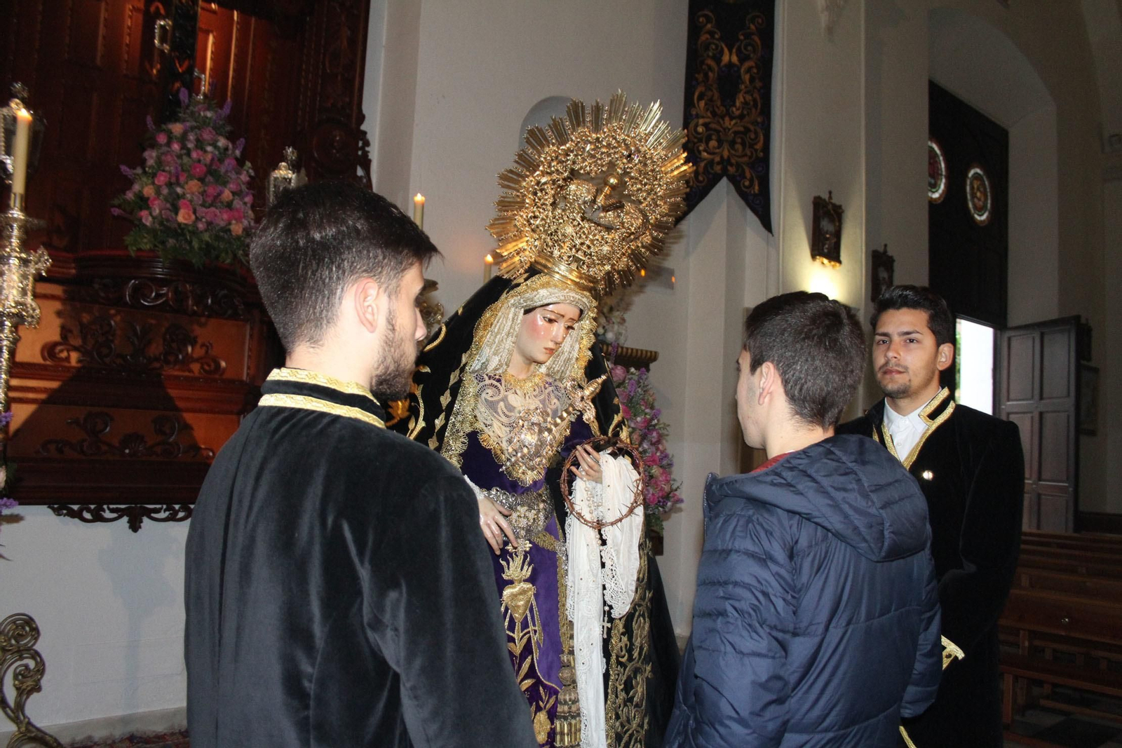 Imágenes del besamanos de La Virgen de la Soledad en la Concepción