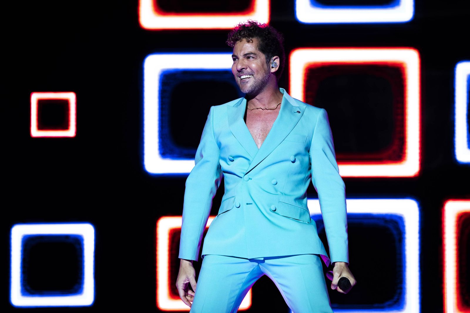 Búscate entre las imágenes del concierto de David Bisbal en Concert Music Festival de Chiclana