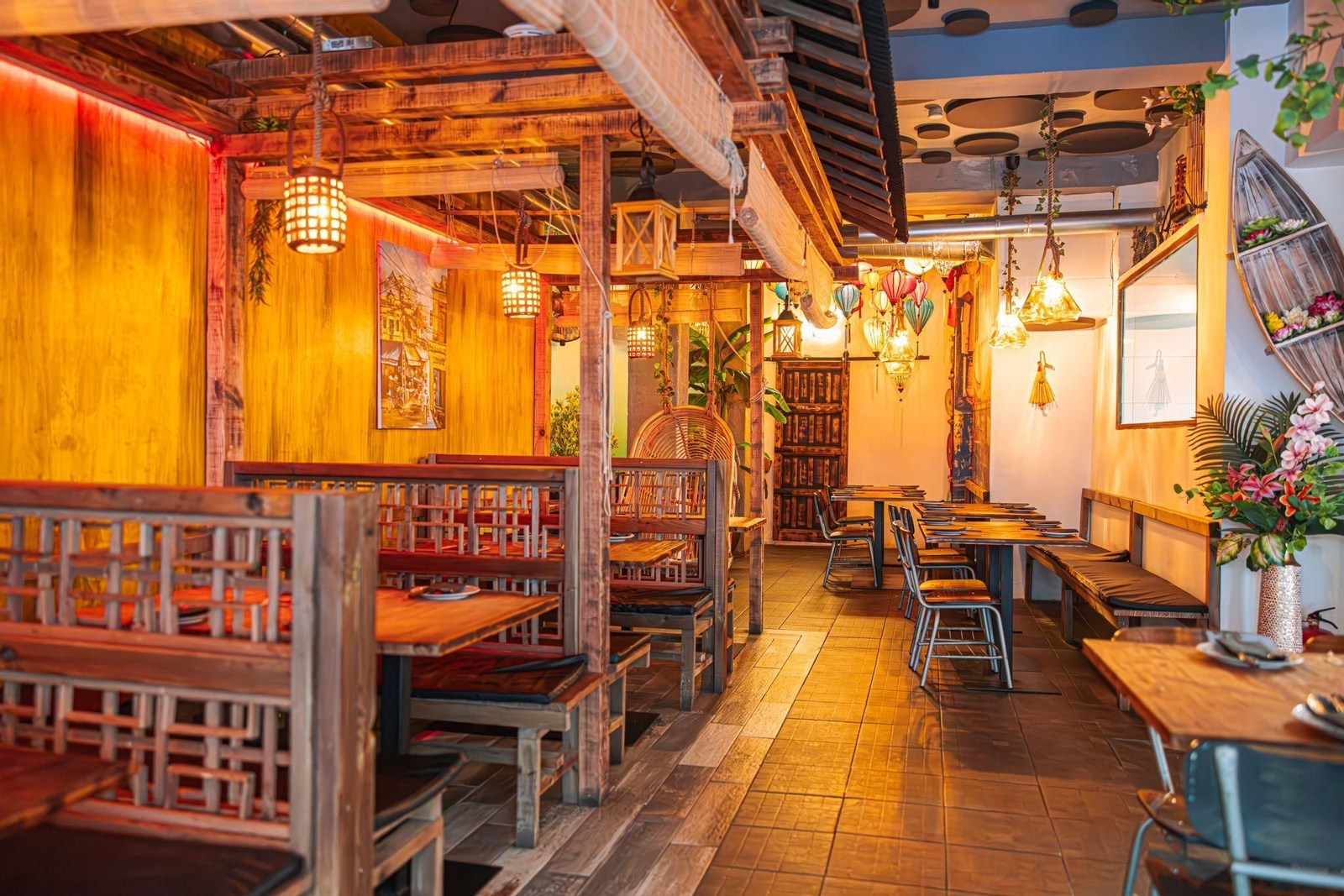 Tradicional. El establecimiento ofrece una oferta gastronómica muy diferente a lo que hay en Granada con una gran variedad de platos 100% vietnamitas.