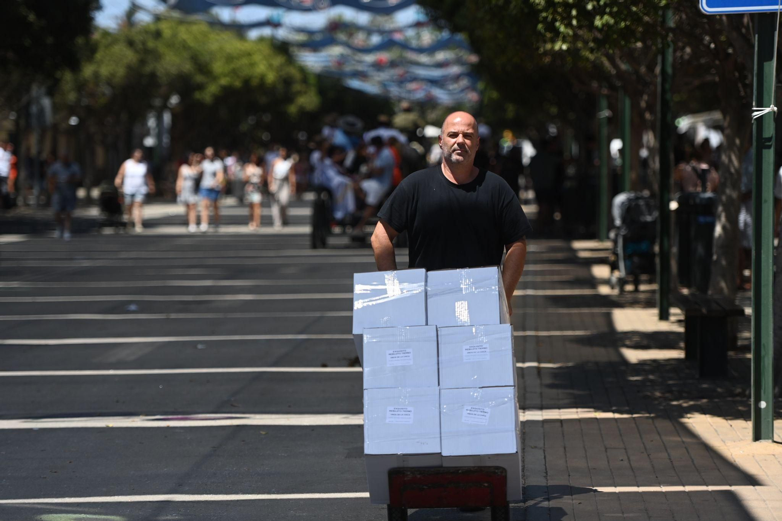 Las fotos del lunes festivo en la Feria en Málaga