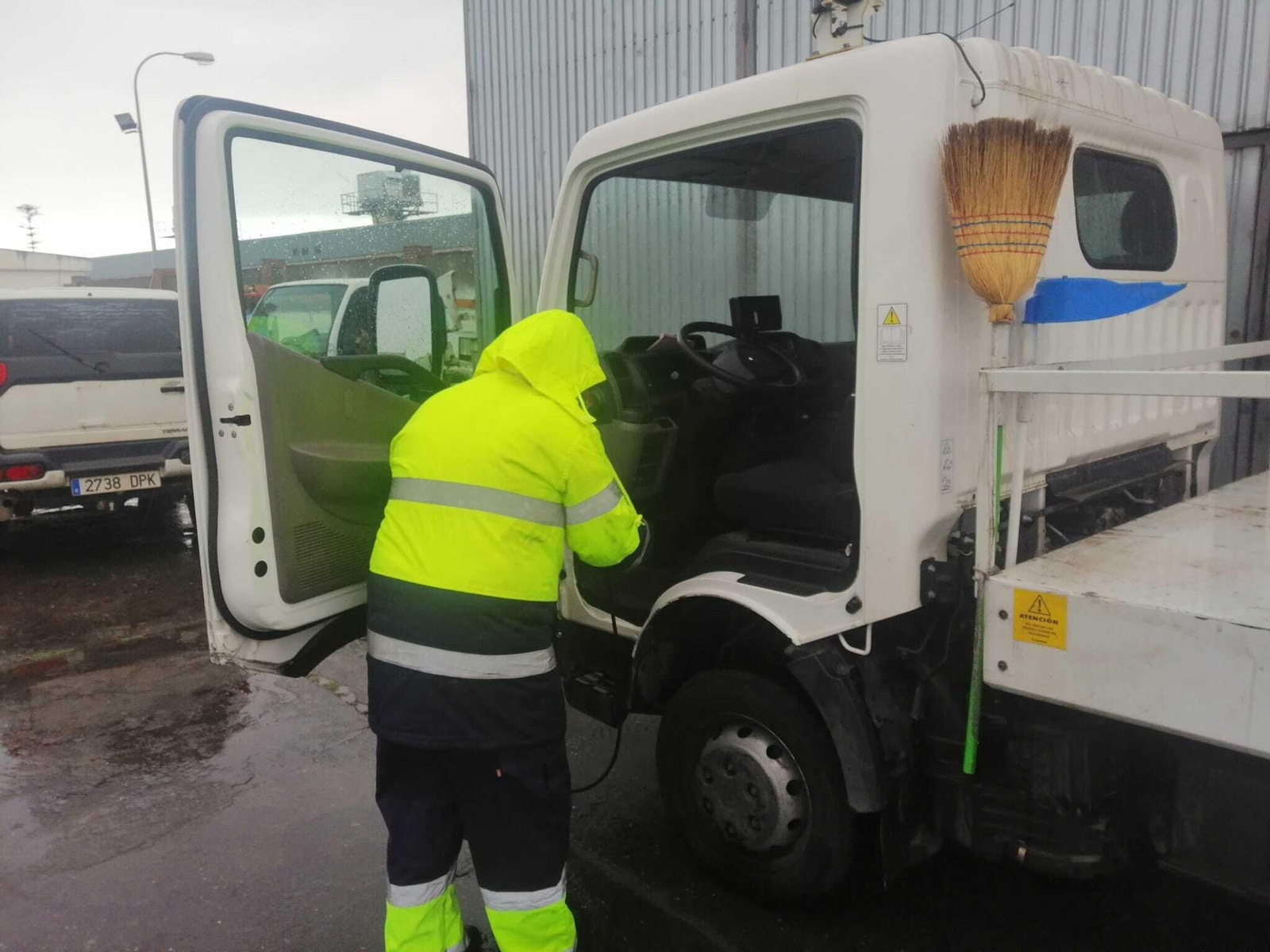 Adra utilizará gas ozono para desinfectar vehículos y dependencias municipales.