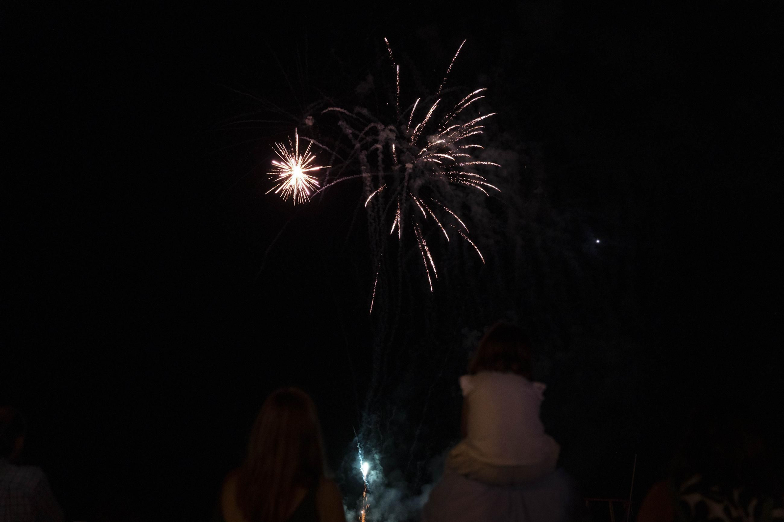 Las mejores imágenes del espectáculo piromusical que da cierre a la feria de Almería