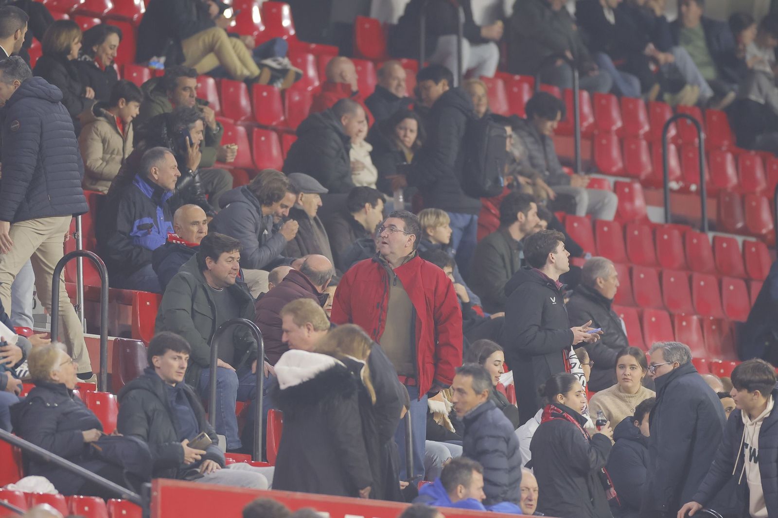 Búscate en las fotos del Sevilla - Celta