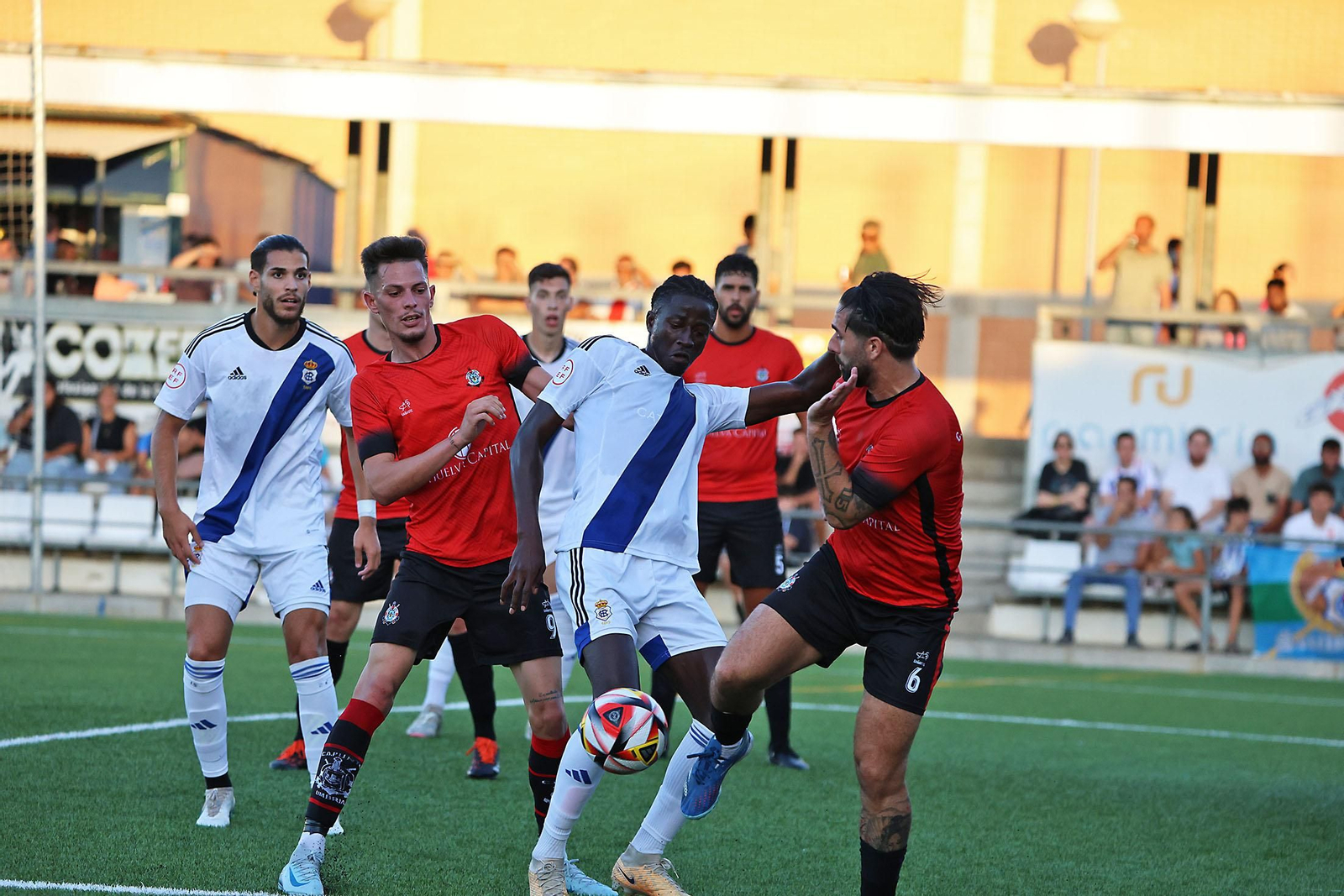 Imágenes del amistoso entre el CD Punta Umbría y el Recreativo de Huelva