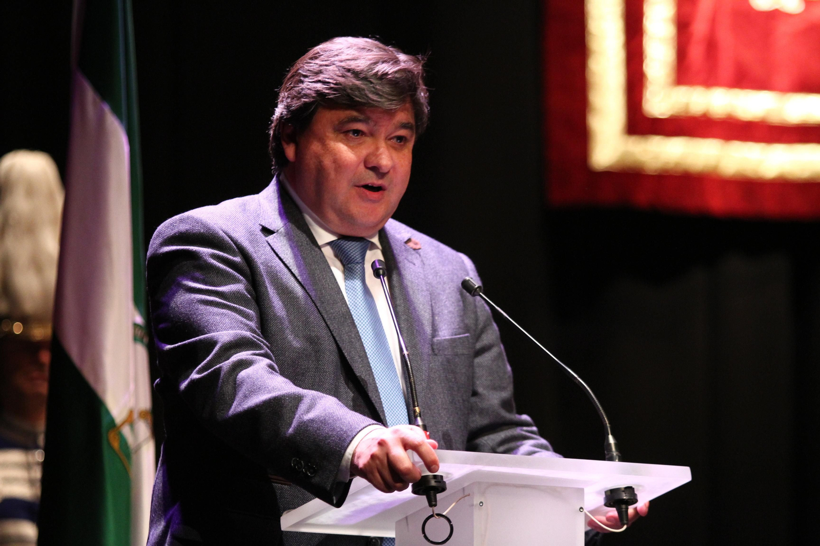 La policía Local entrega las medallas en el día de su patrón