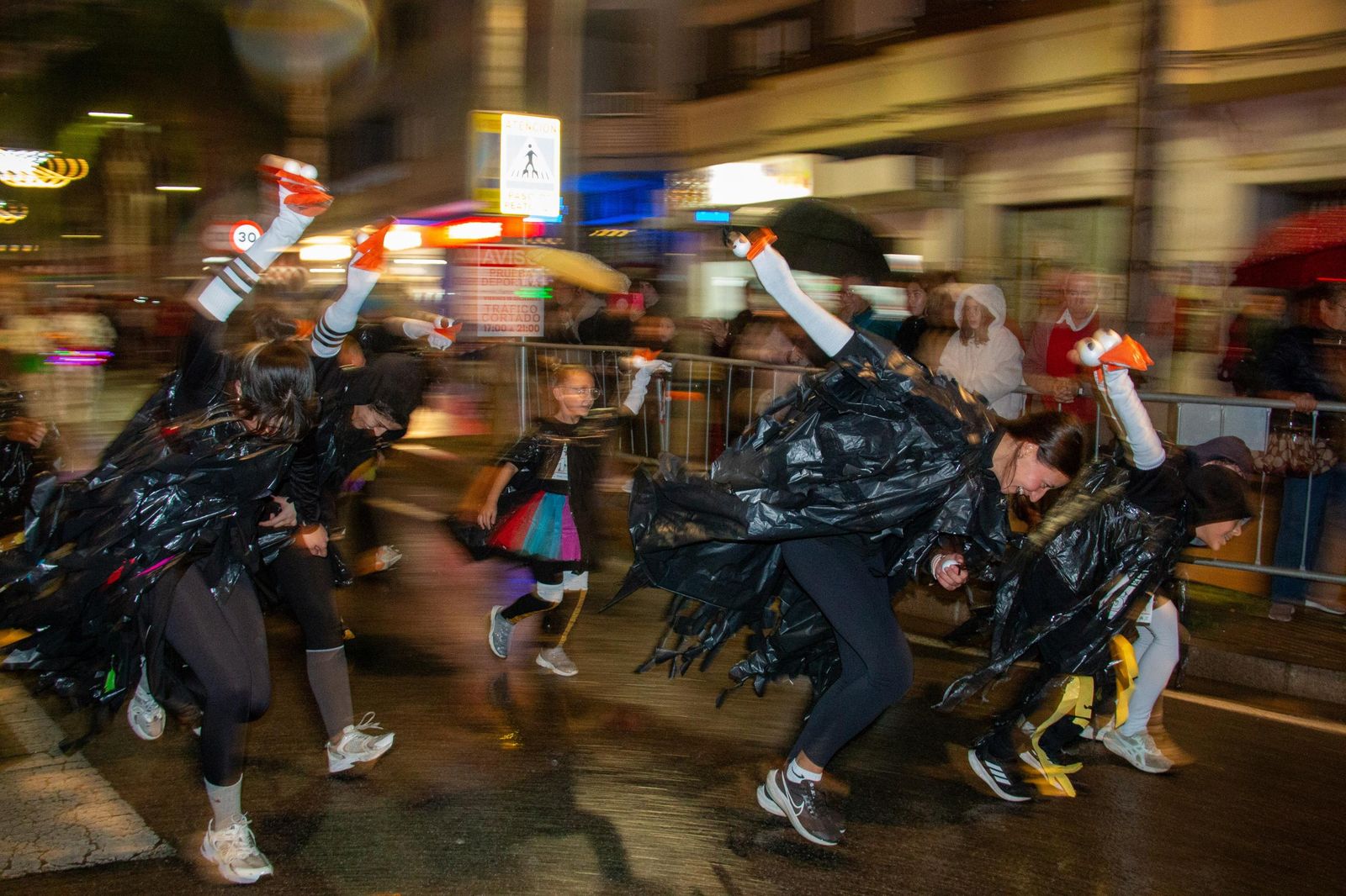 Ni la lluvia puede con la San Silvestre de Motril