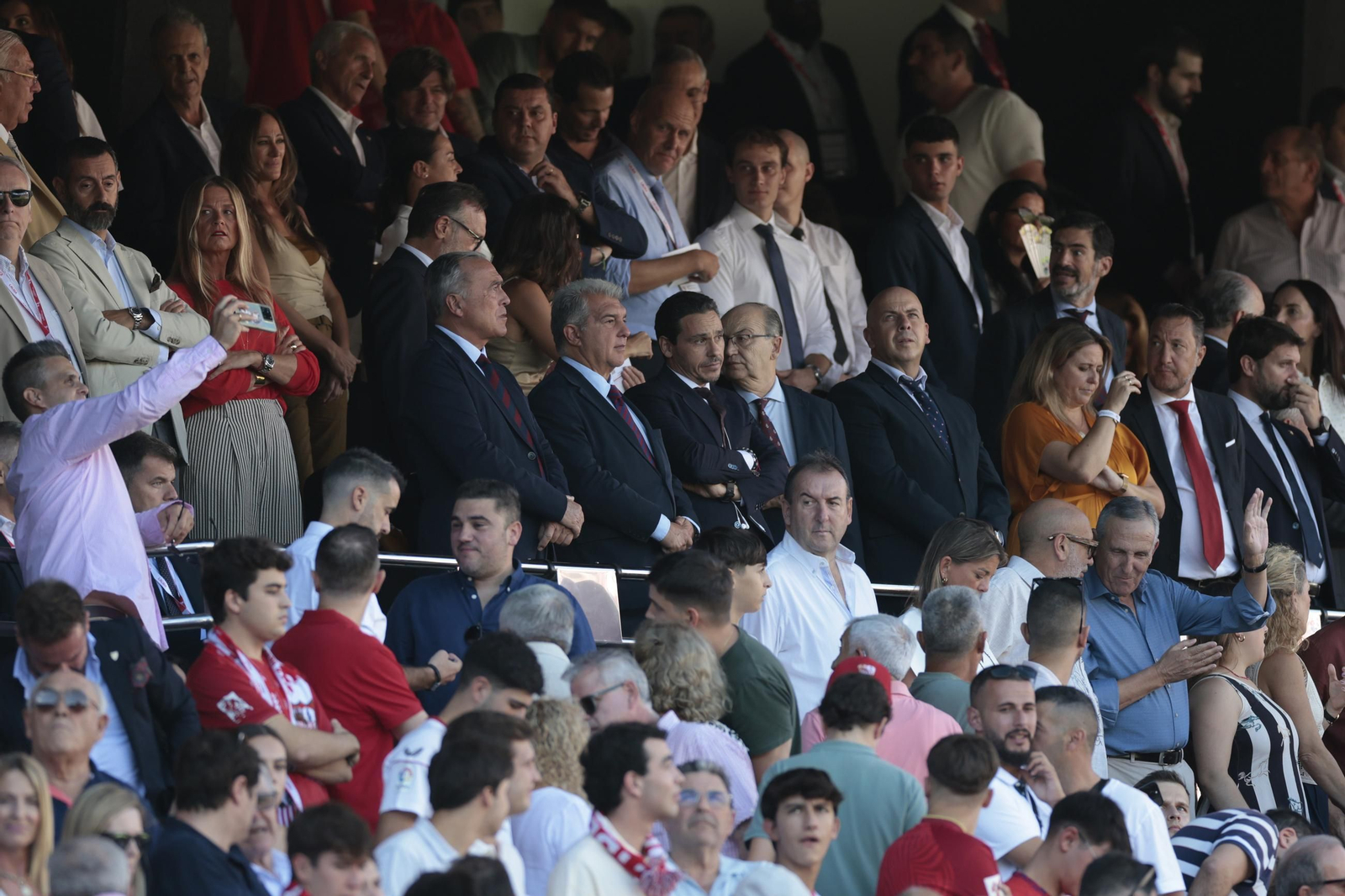 Búscate en las fotos del Sevilla FC - Barcelona