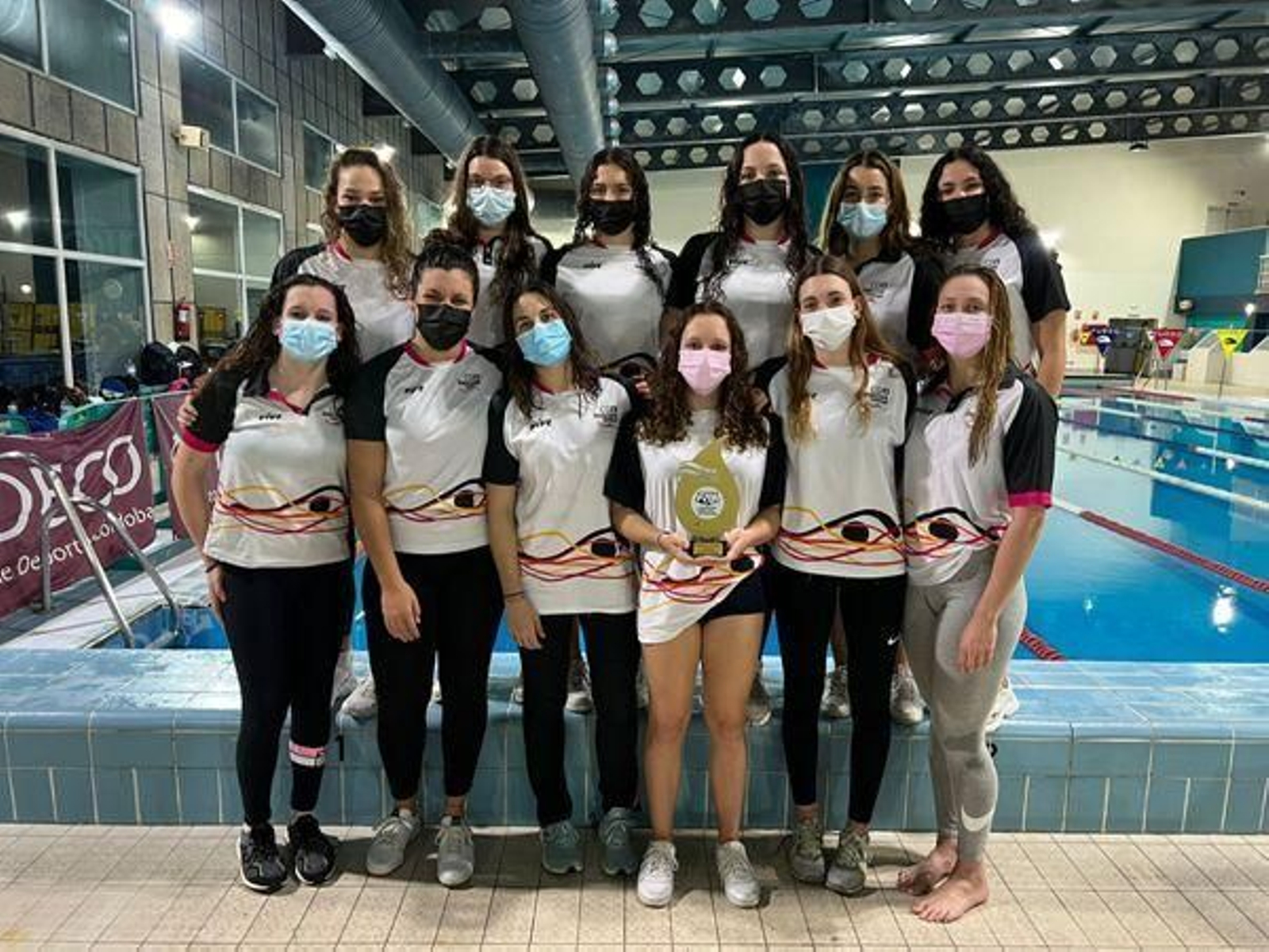 El equipo femenino de Inacua.