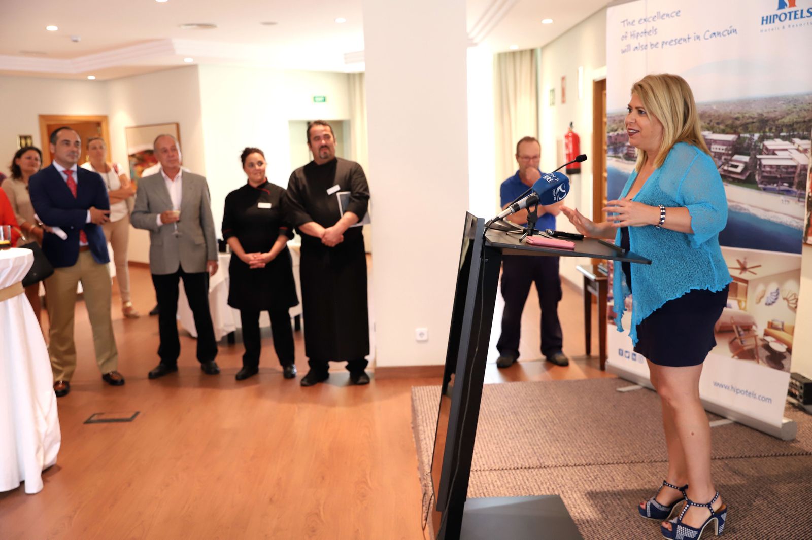 La alcaldesa, este jueves, en la presentación de la nueva dirección del restaurante El Ábaco.