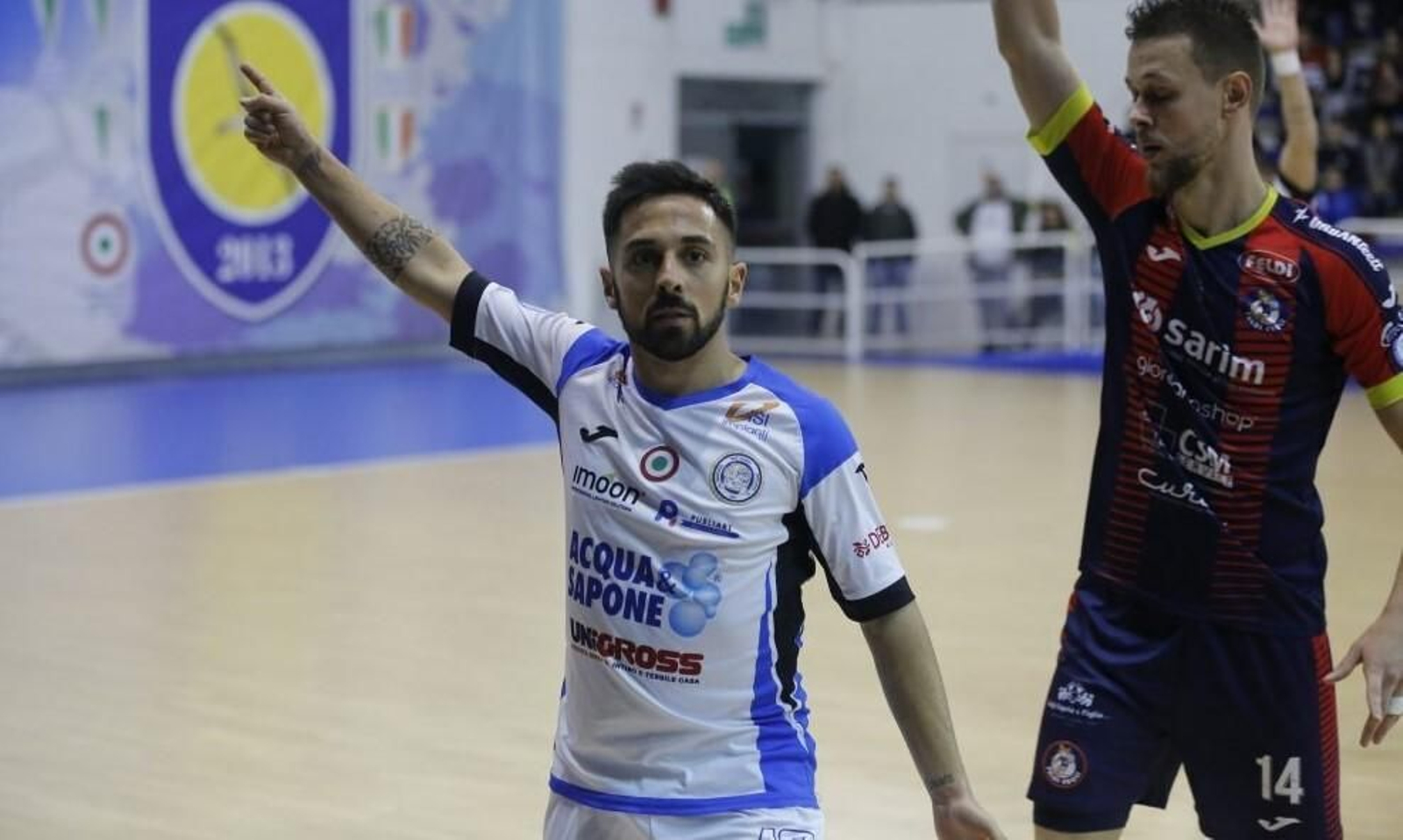 Jesulito, en un encuentro con el Acqua e Sapone, su último club.