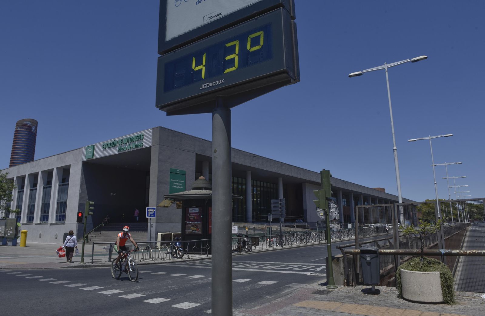El termómetro de Plaza de Armas marca 43 grados en Sevilla.