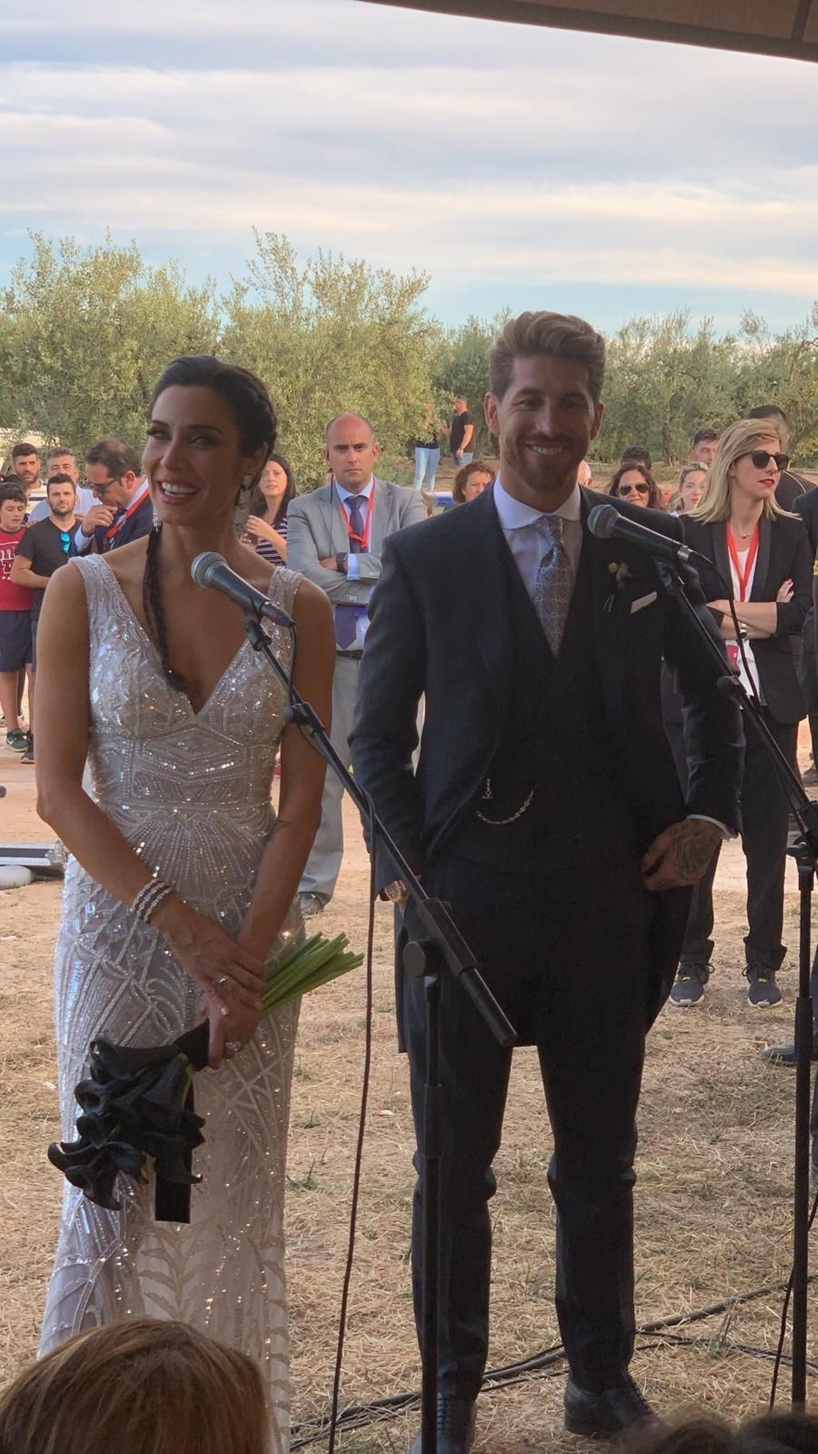 Pilar y Sergio, durante sus declaraciones a los periodistas.