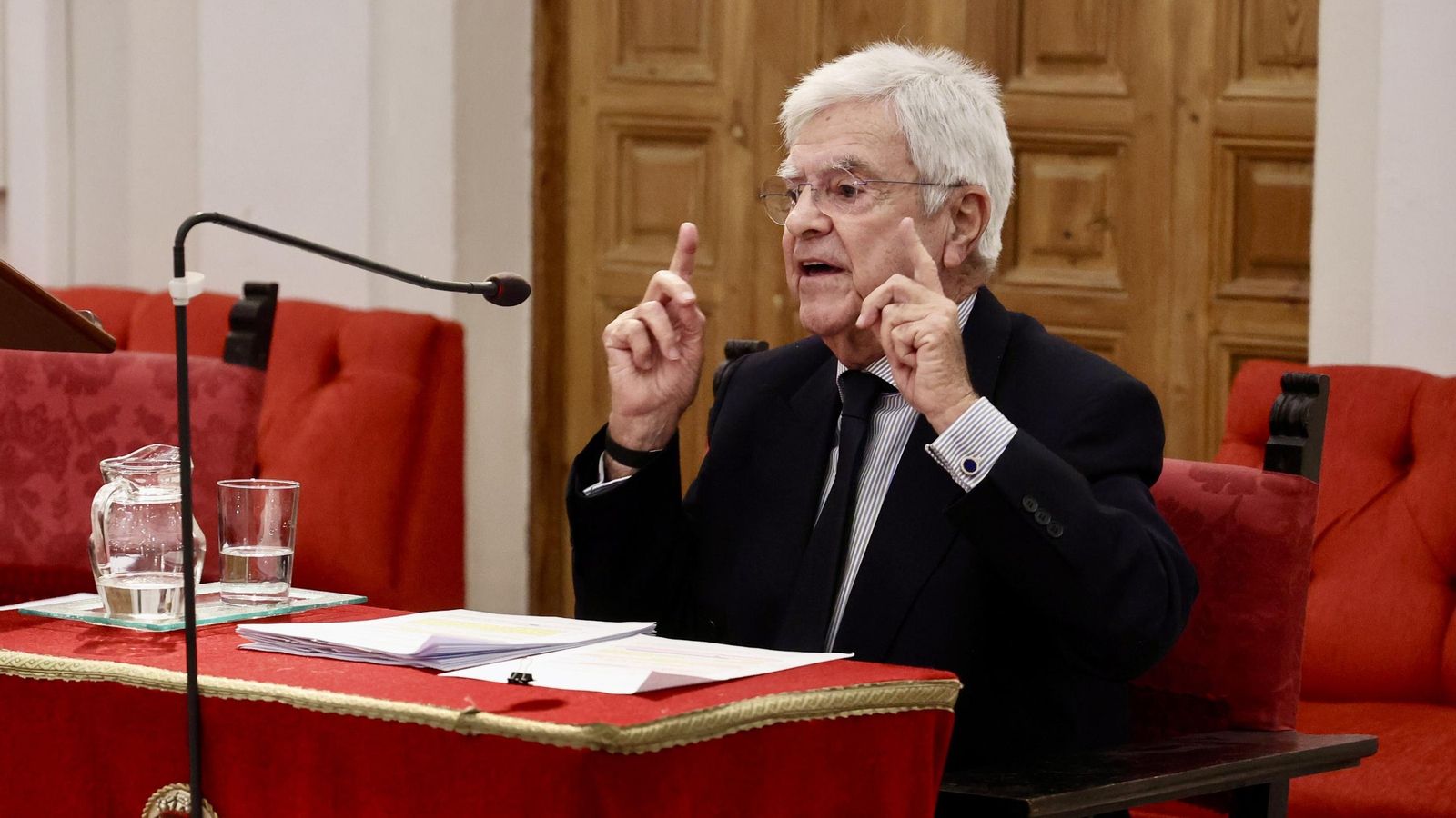 El letrado en un momento de su ponencia.