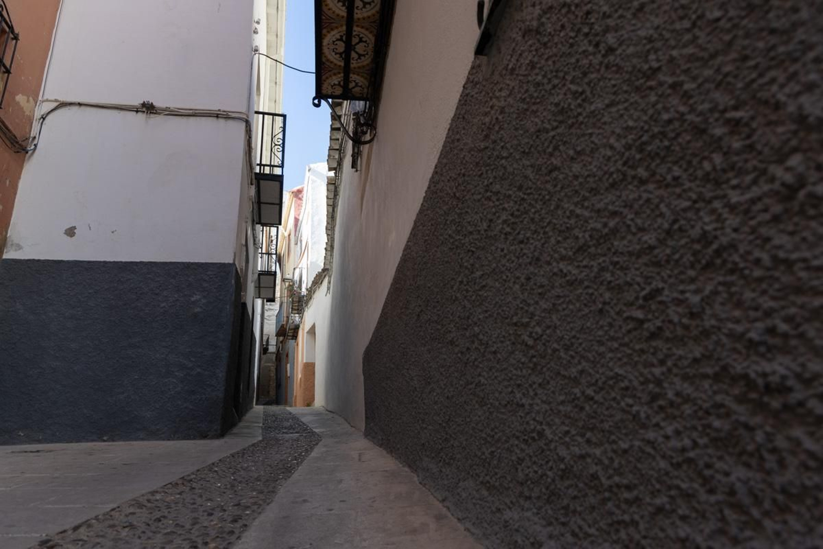 ¿Qué secretos esconde la calle más estrecha de Jaén?