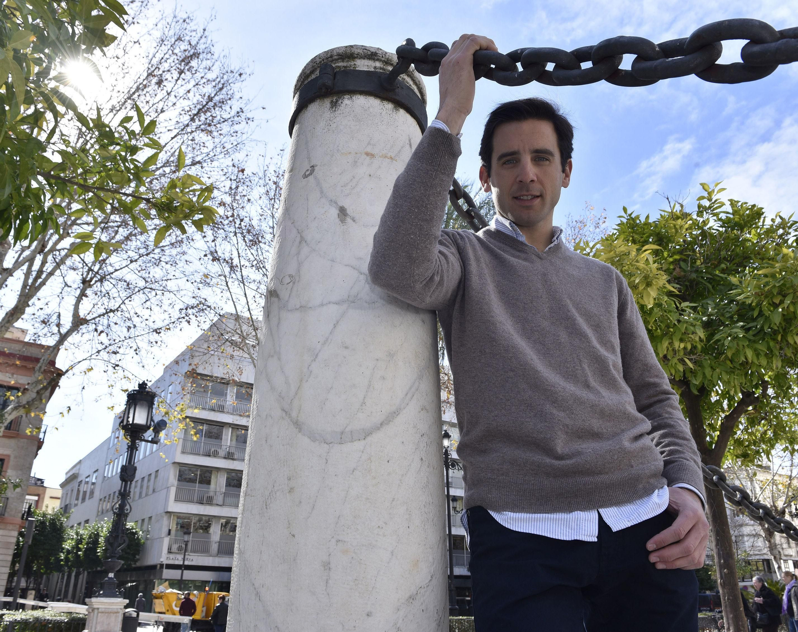 El matador de toros sevillano Juan Ortega en la Plaza Nueva.
