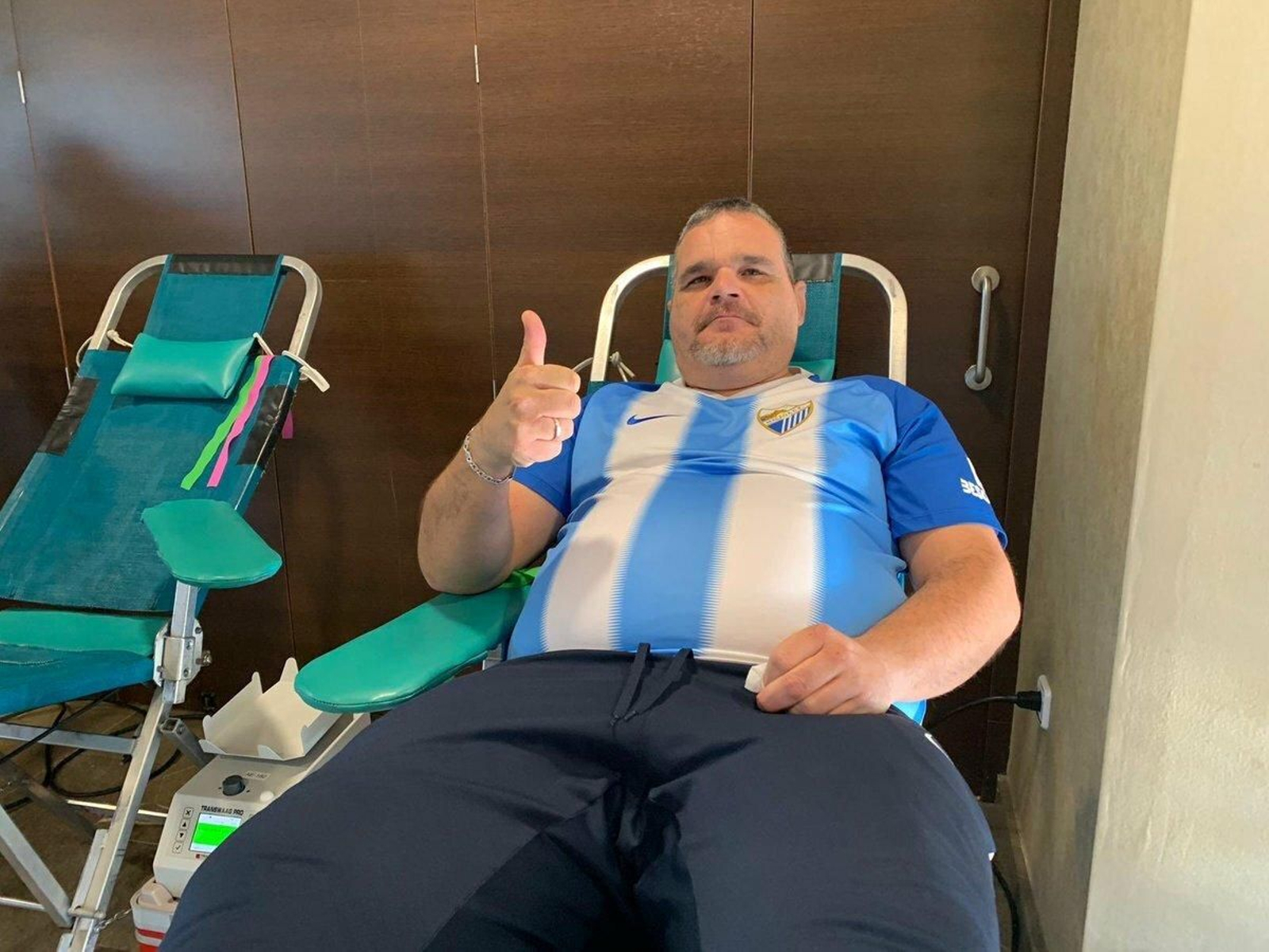 En fotos: los malaguistas acuden a La Rosaleda para donar sangre y médula