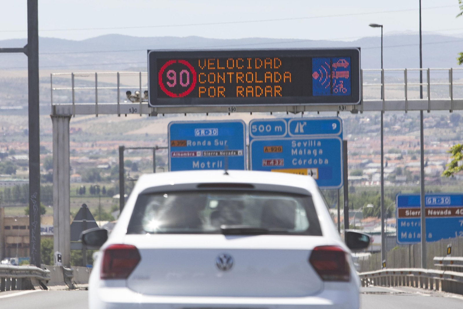 Los radares de tráfico sirven para preservar la seguridad al volante.