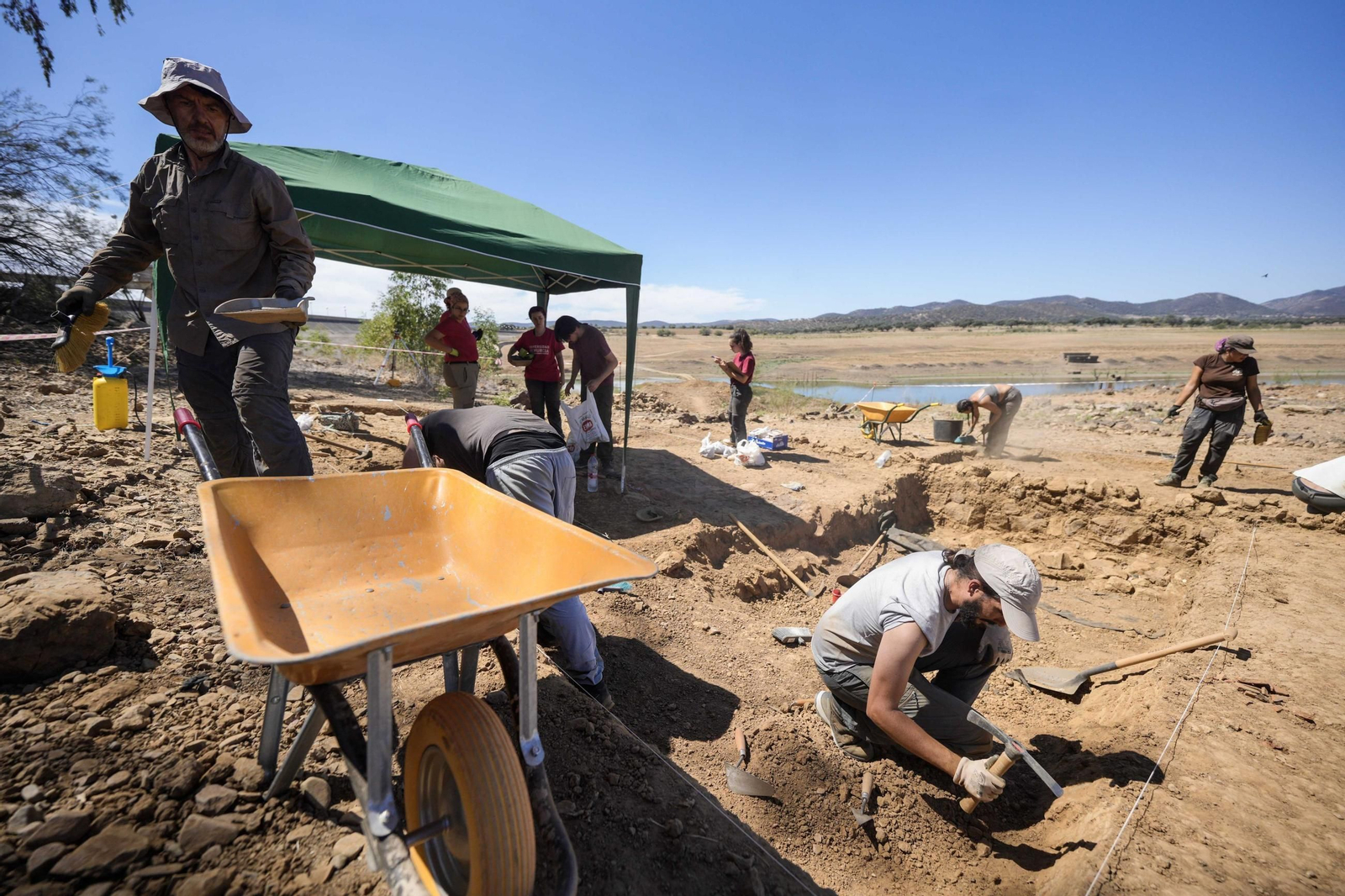 Trabajos arqueológicos en Sierra Boyera. Trabajos arqueológicos en Sierra Boyera.