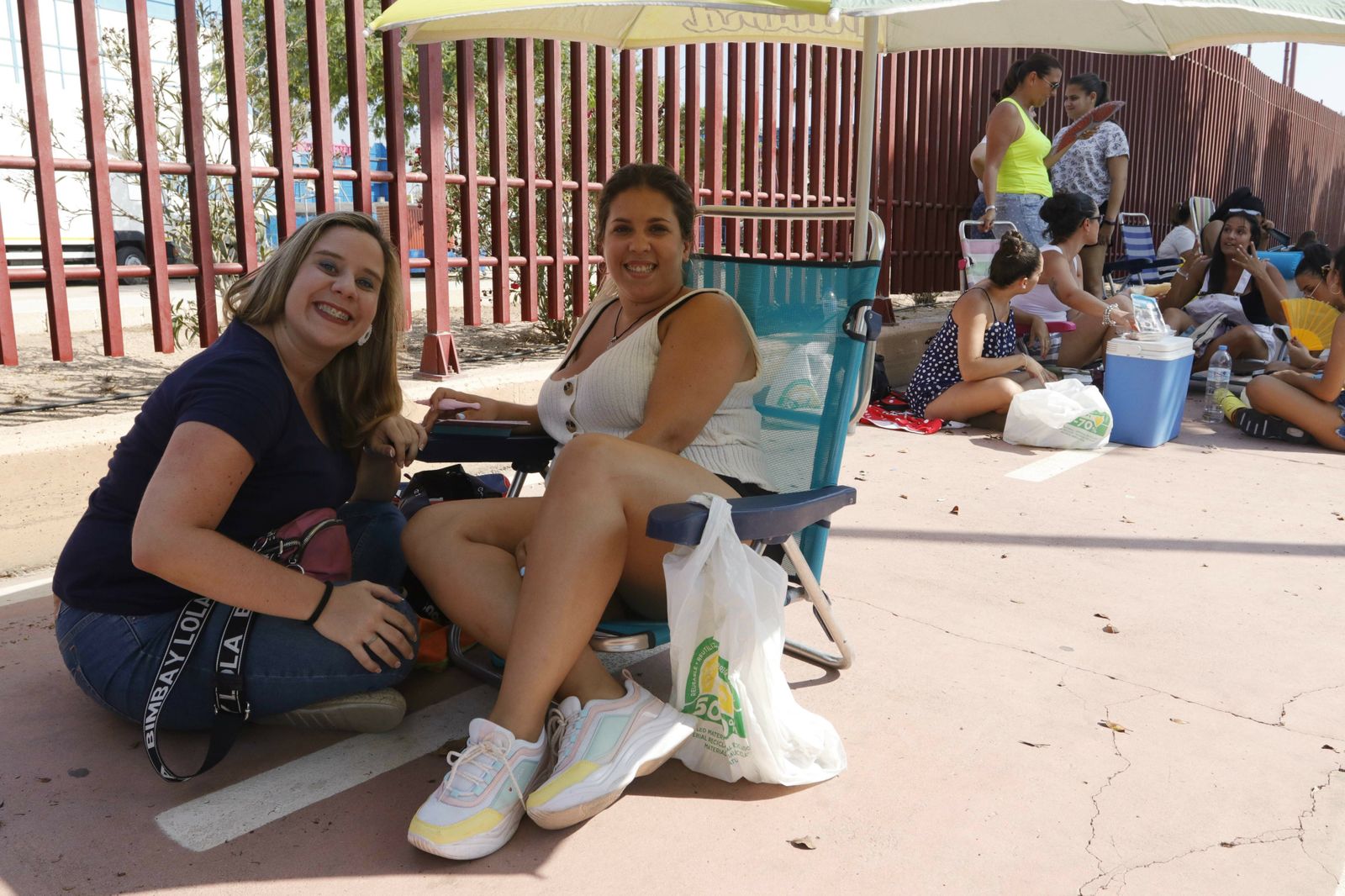 Fotogalería de los fans que esperan en cola para el concierto de David Bisbal