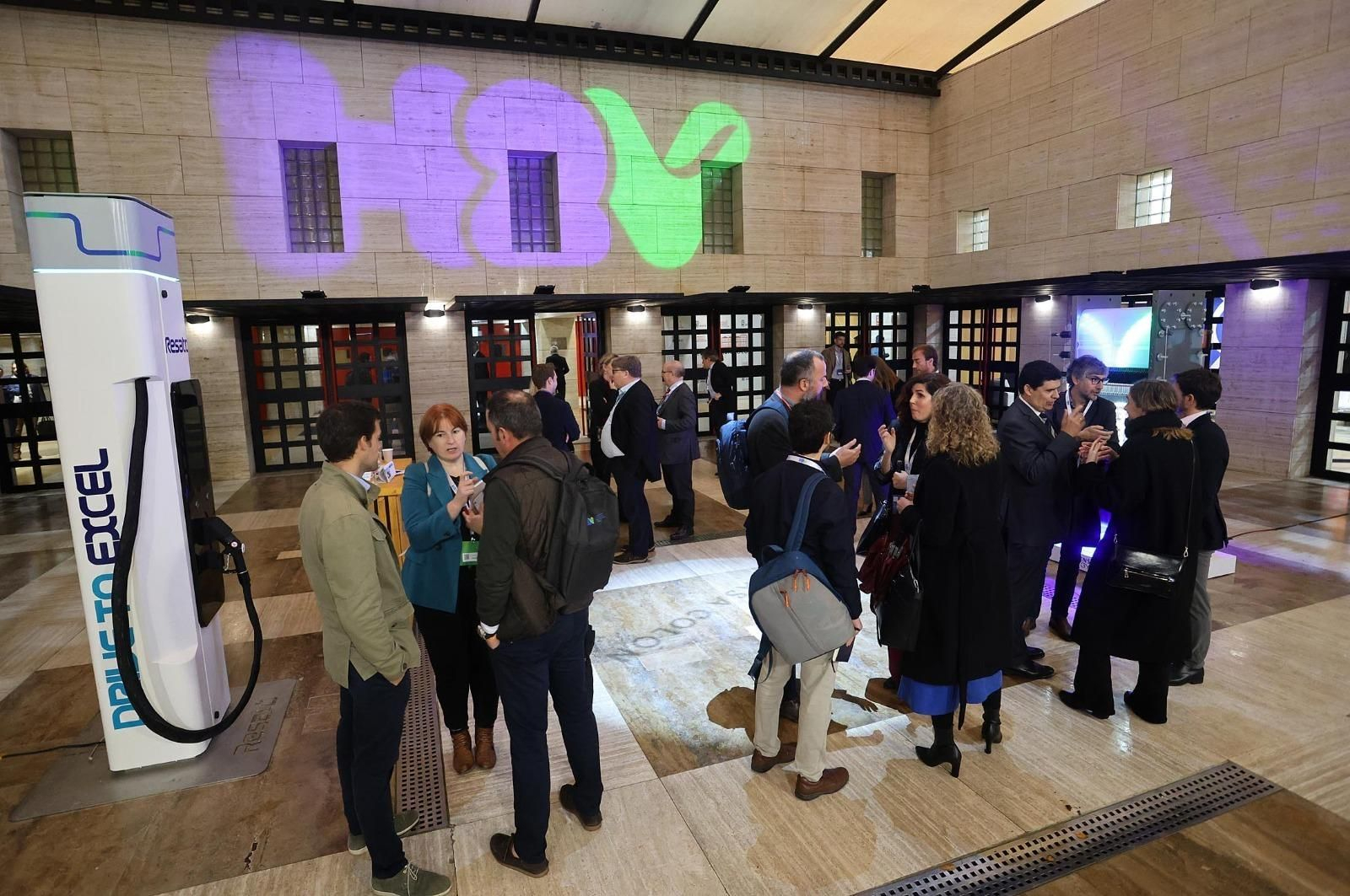 Imágenes de la mesa redonda 'H2V como vector de descarbonización' este viernes en Huelva