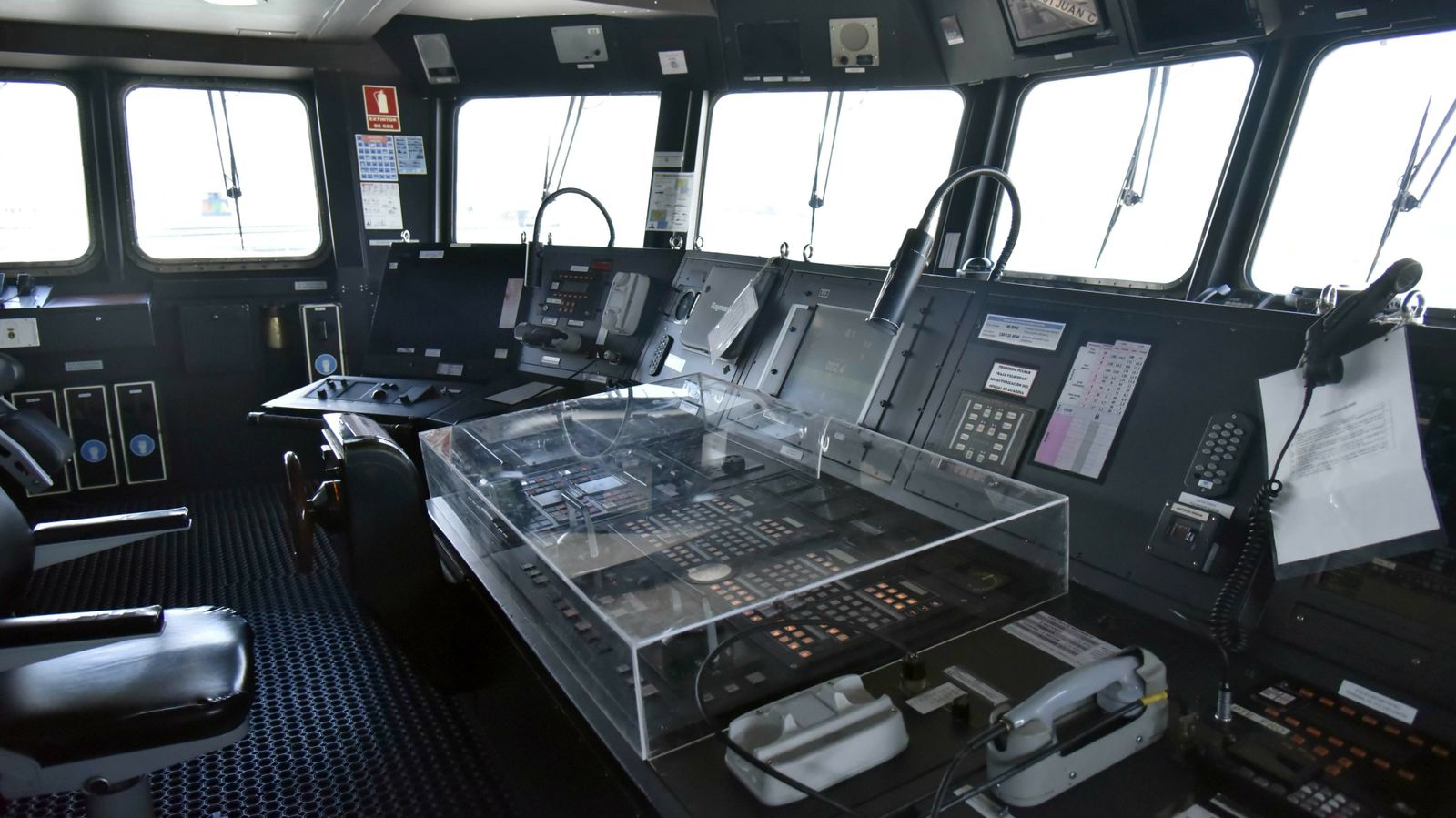 Portaviones Juan Carlos I en Algeciras