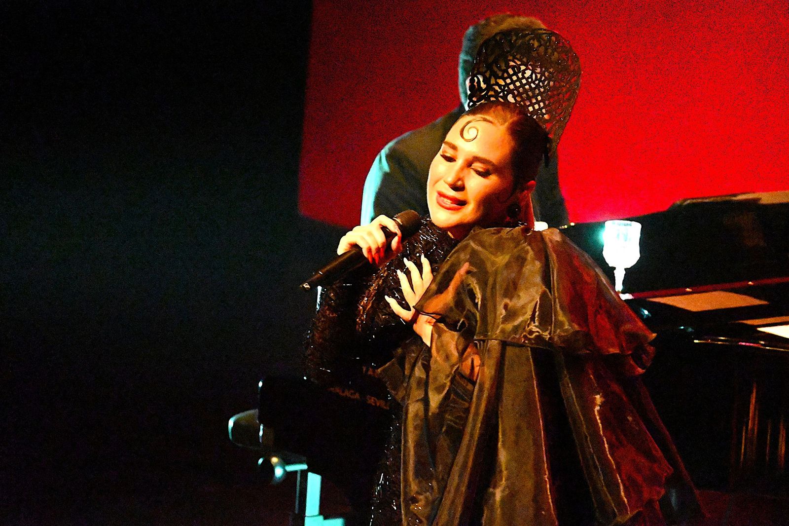 Laura Gallego derrochó arte y simpatía el sábado en Roquetas de Mar.