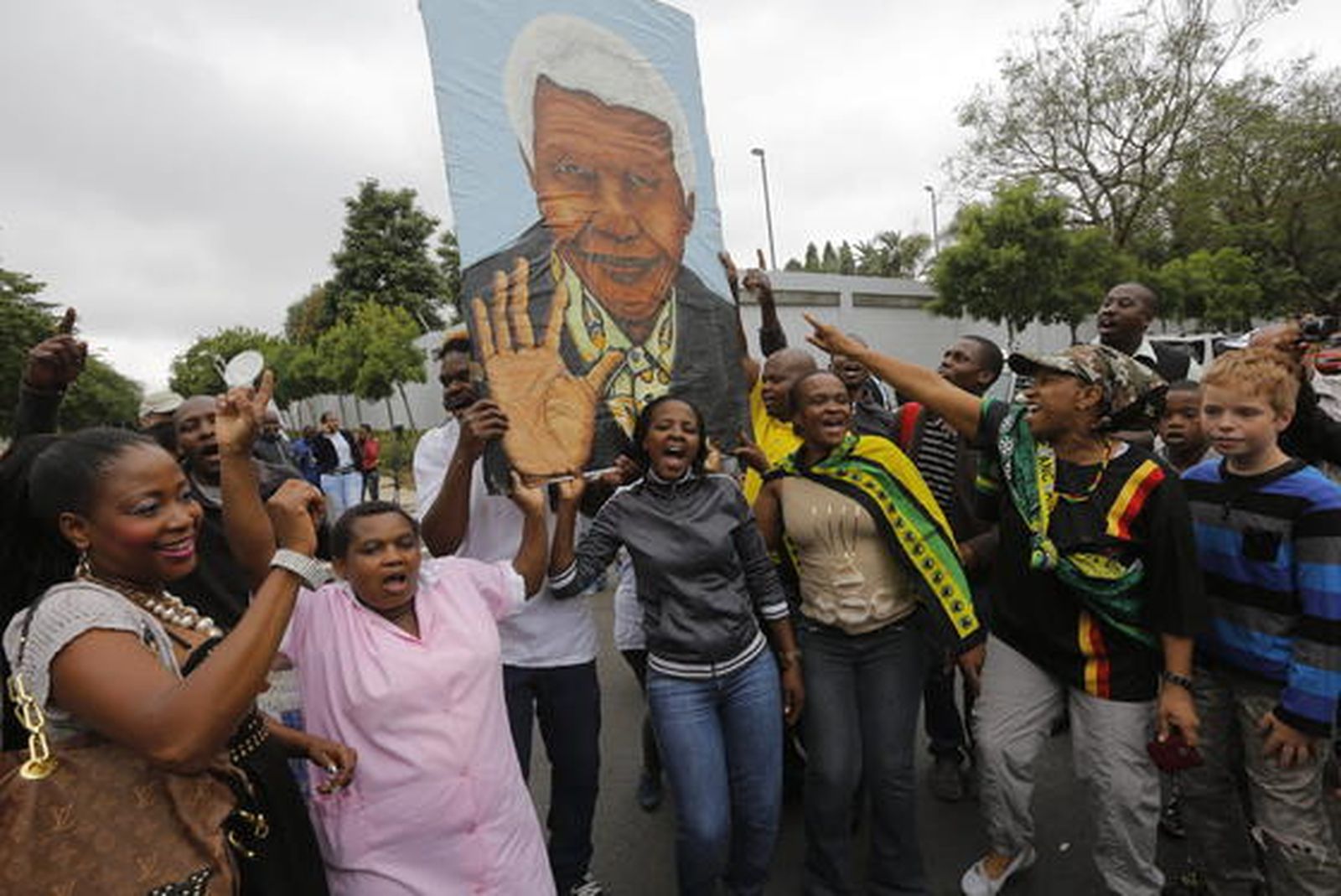 Concentraciones en Johannesburgo en recuerdo de Mandela.

Foto: EFE