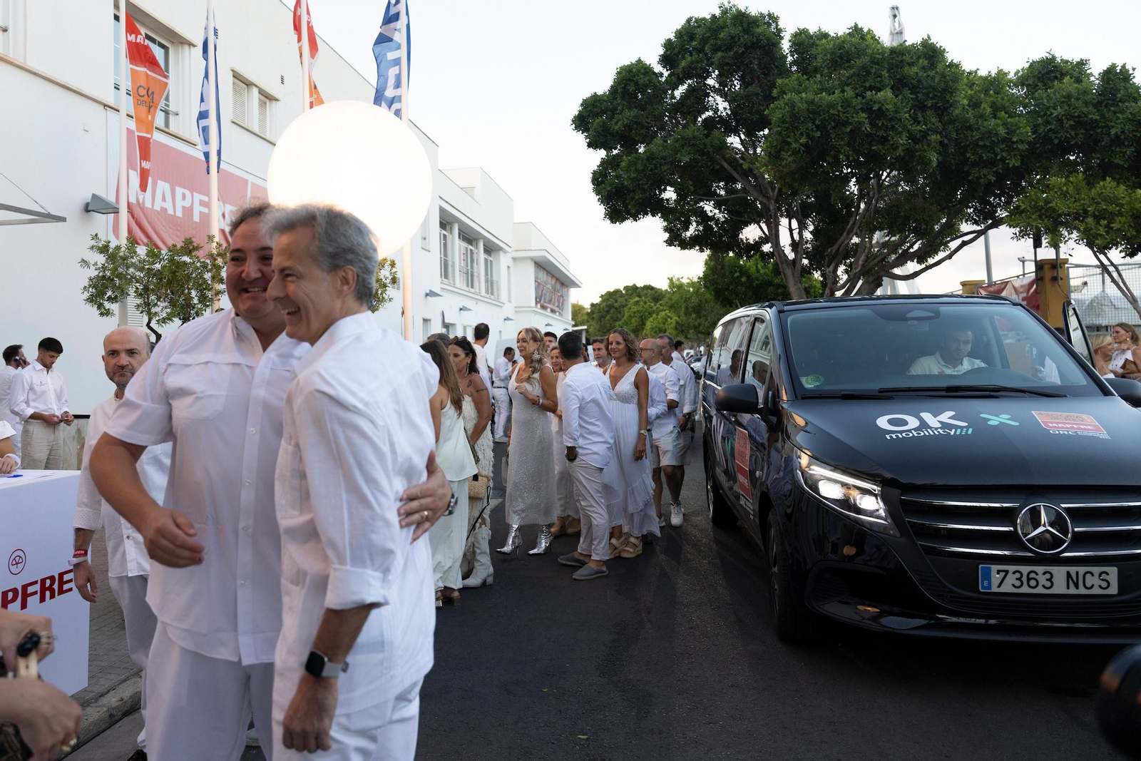 Búscate en el Cóctel de Blanco de la Copa del Rey Mapfre de vela