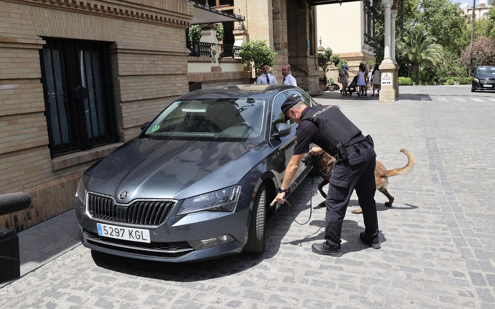 Policía Nacional hace inspecciones del subsuelo y con los perros para la ONU
